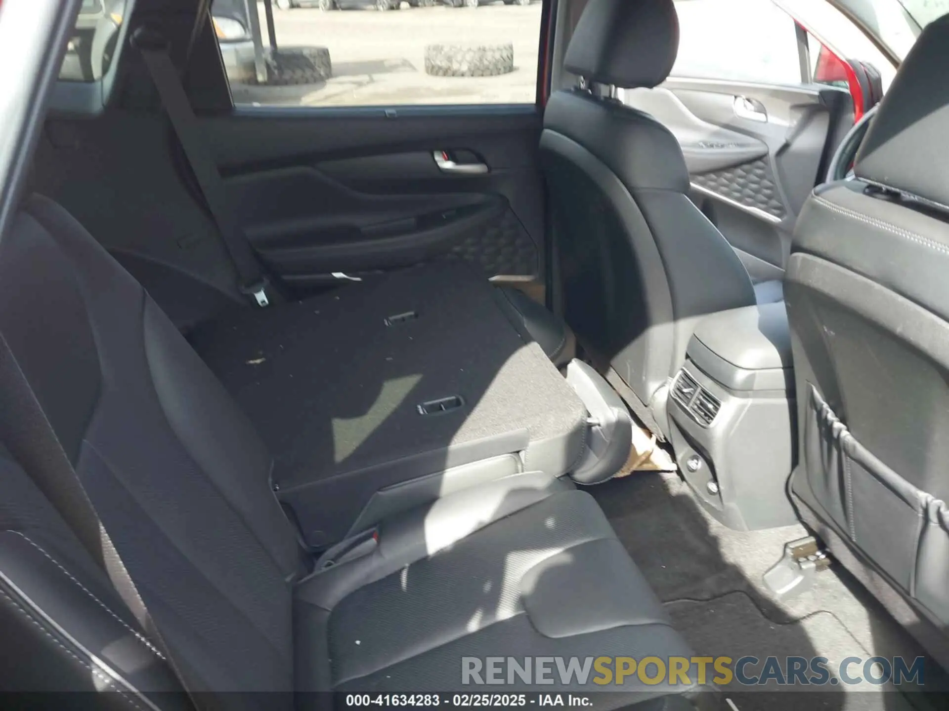 8 Photograph of a damaged car 5NMS3DAJ7NH472301 HYUNDAI SANTA FE 2022