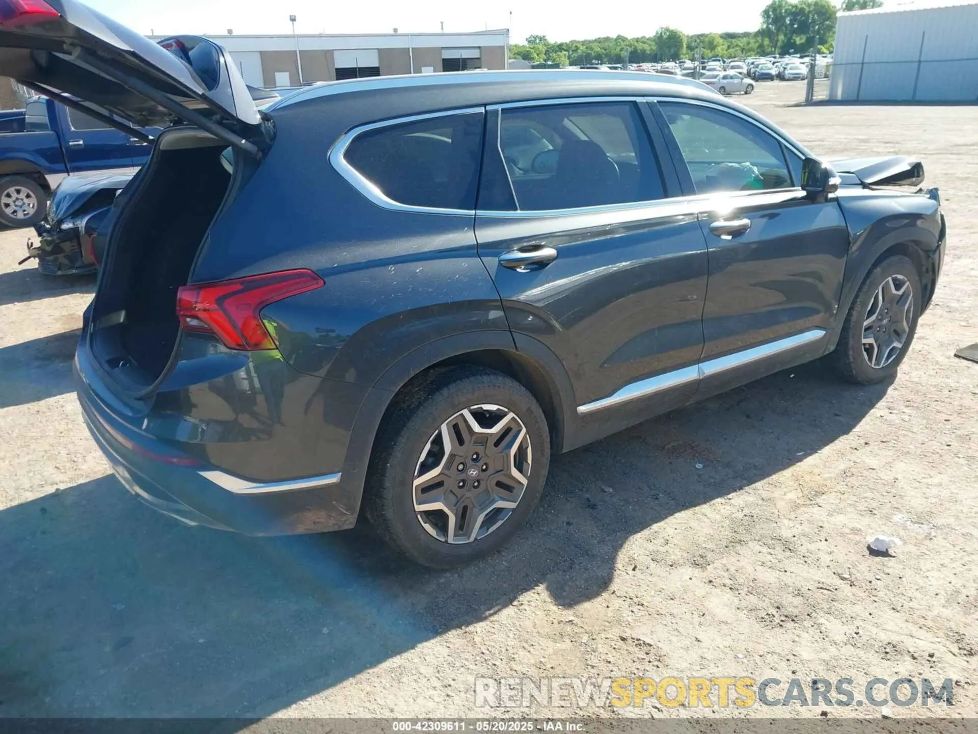 4 Photograph of a damaged car 5NMS44AL6NH479156 HYUNDAI SANTA FE 2022