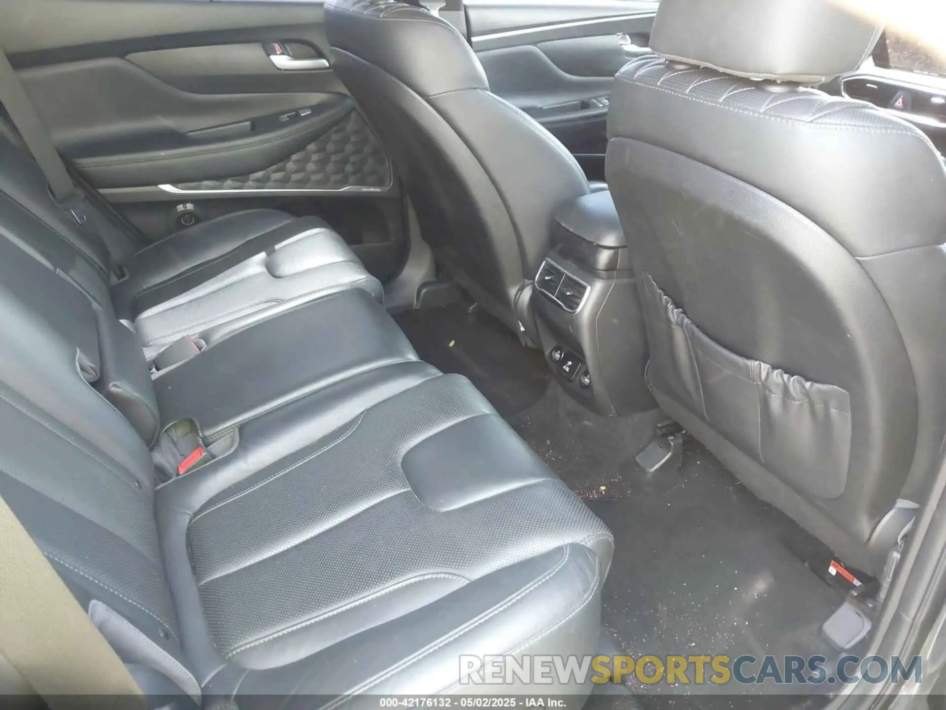 8 Photograph of a damaged car 5NMS54AL7NH394162 HYUNDAI SANTA FE 2022