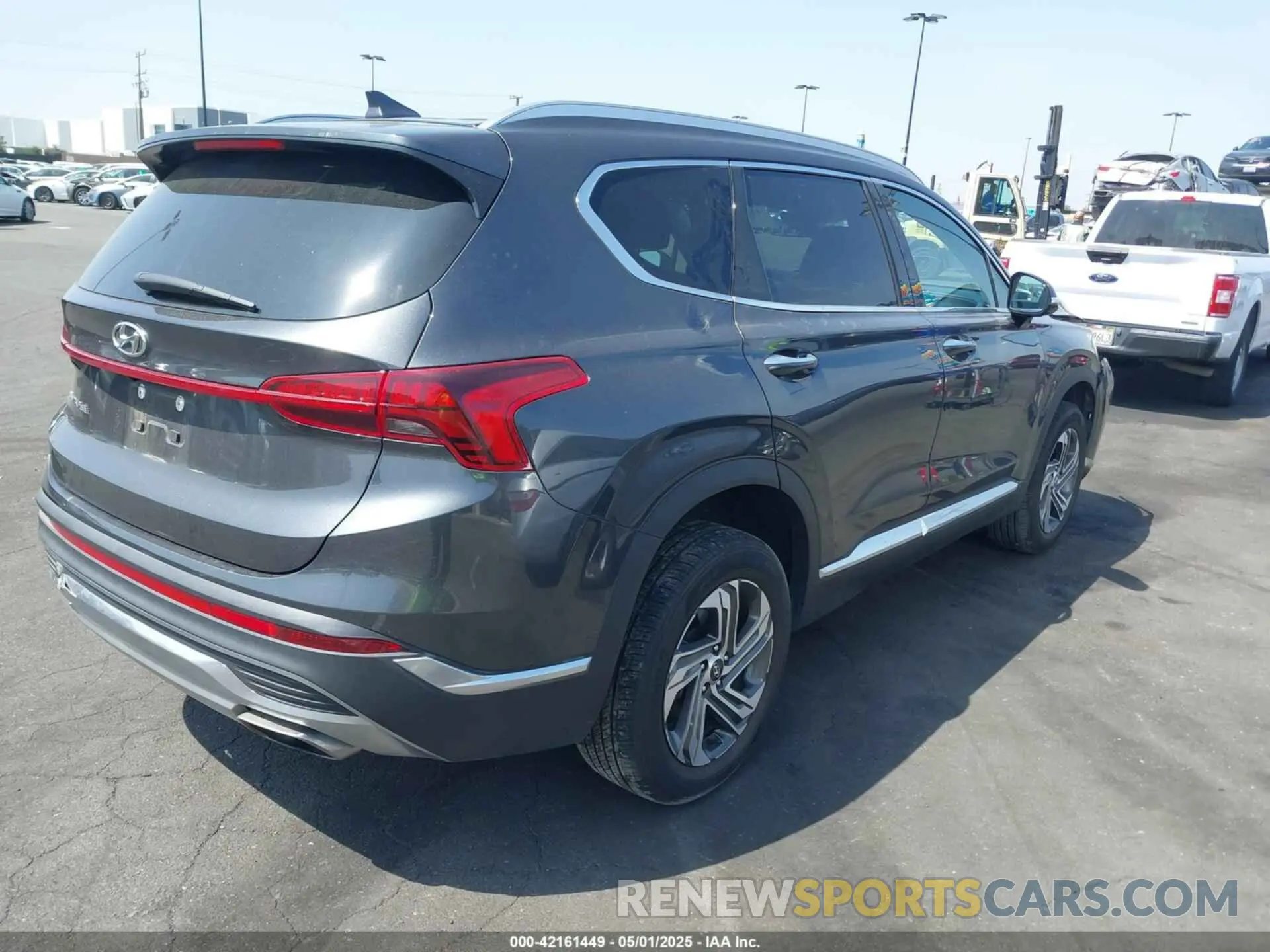 4 Photograph of a damaged car 5NMS64AJ5NH428157 HYUNDAI SANTA FE 2022