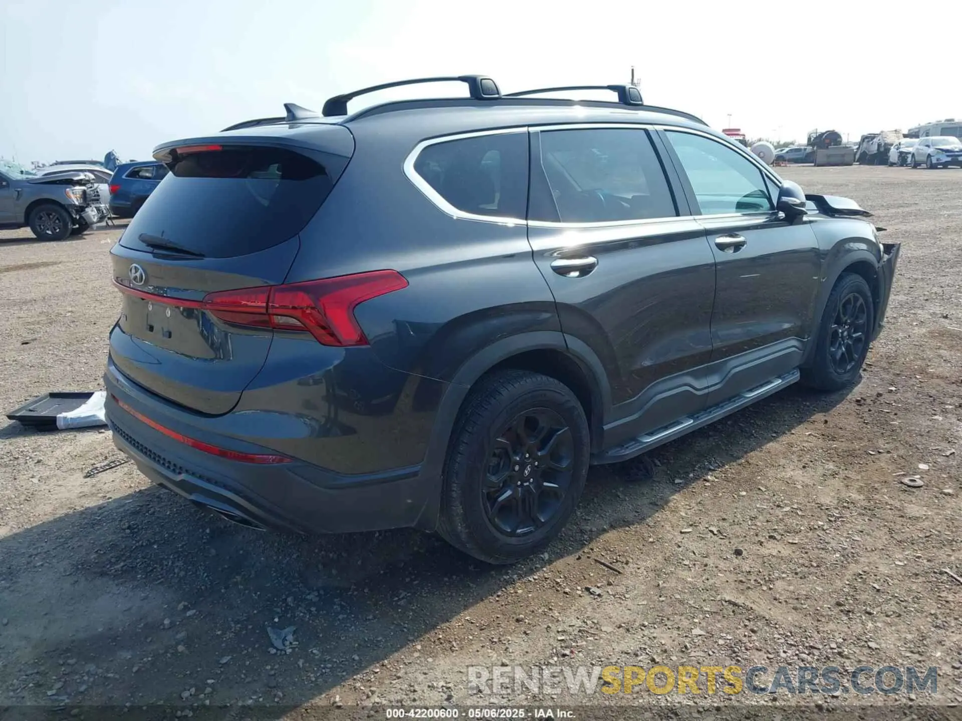 4 Photograph of a damaged car 5NMS64AJ9NH392666 HYUNDAI SANTA FE 2022