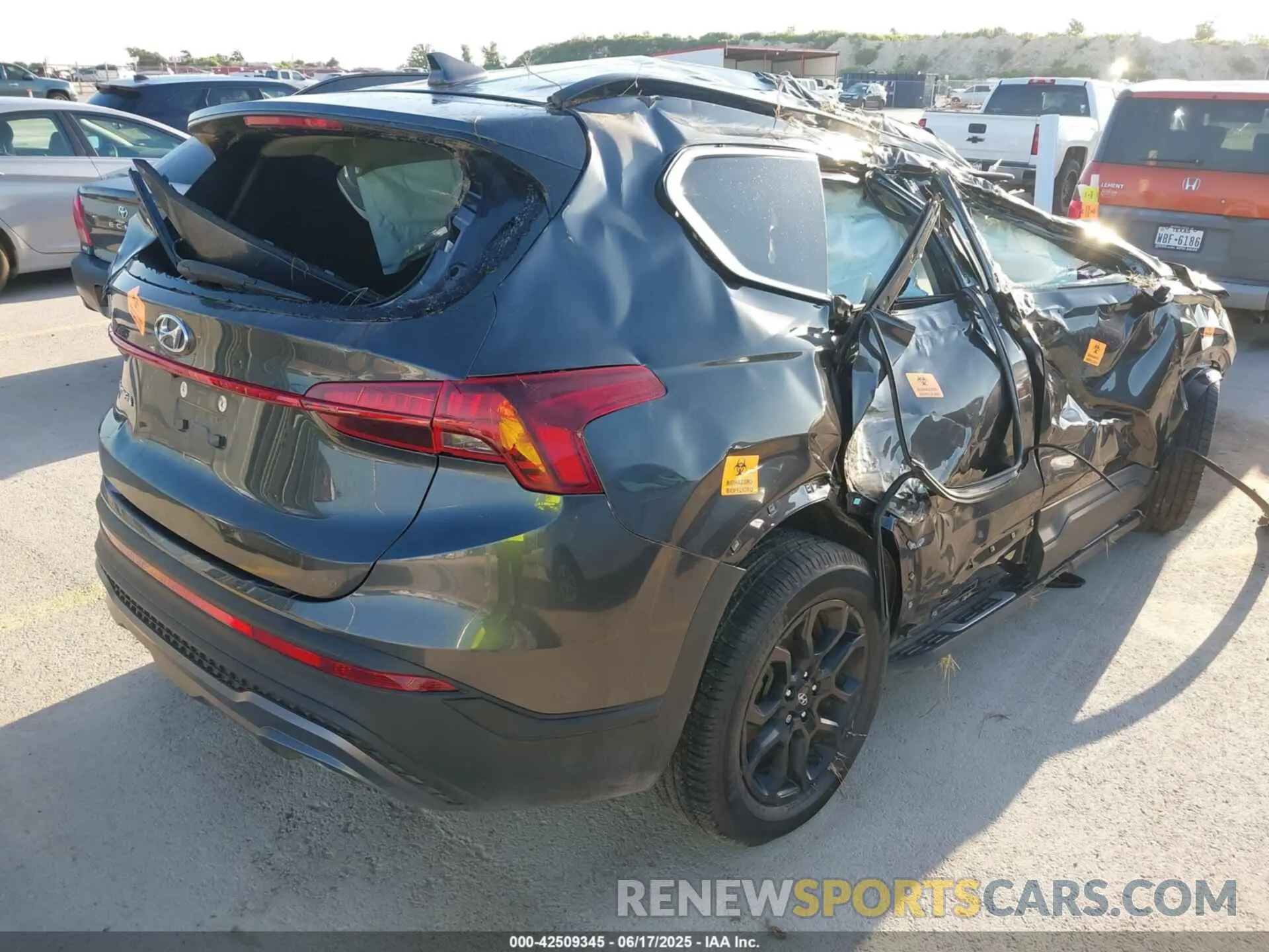 4 Photograph of a damaged car 5NMS64AJXNH437145 HYUNDAI SANTA FE 2022