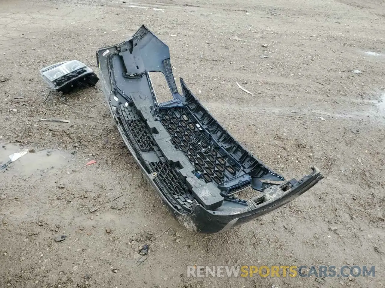 12 Photograph of a damaged car 5NMS6DAJ1NH404650 HYUNDAI SANTA FE 2022