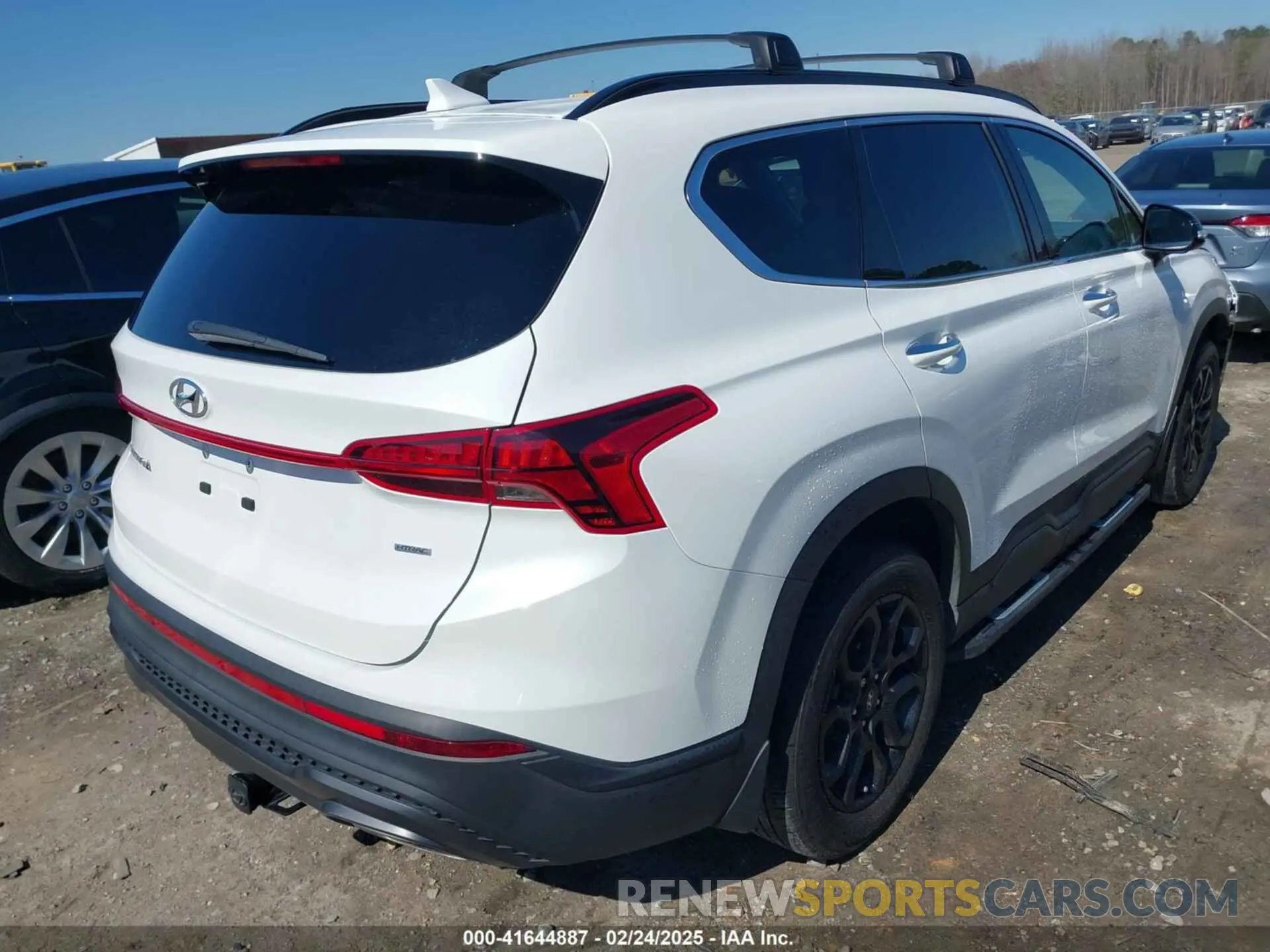 4 Photograph of a damaged car 5NMS6DAJ2NH407833 HYUNDAI SANTA FE 2022