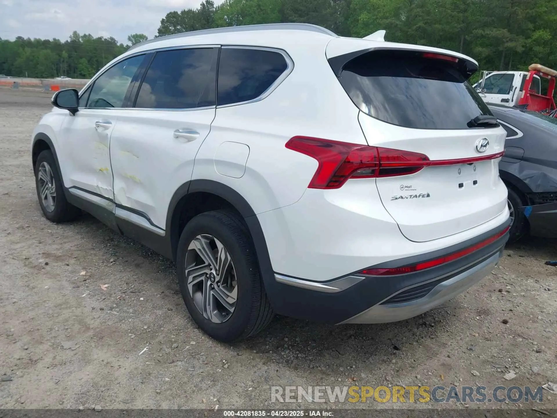 3 Photograph of a damaged car 5NMS6DAJ4NH421815 HYUNDAI SANTA FE 2022