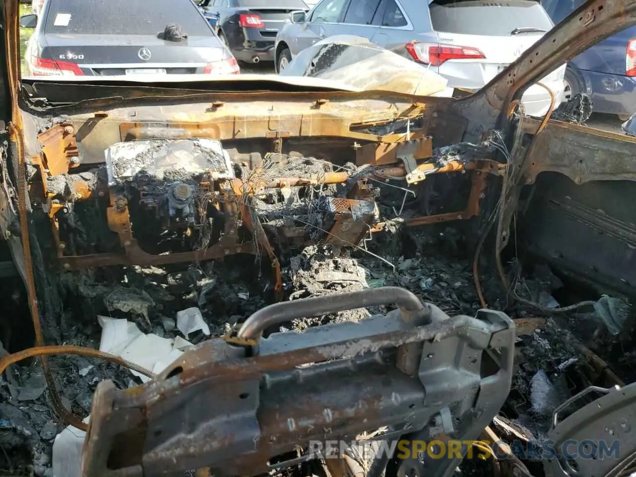 8 Photograph of a damaged car 5NMS6DAJ6NH423890 HYUNDAI SANTA FE 2022