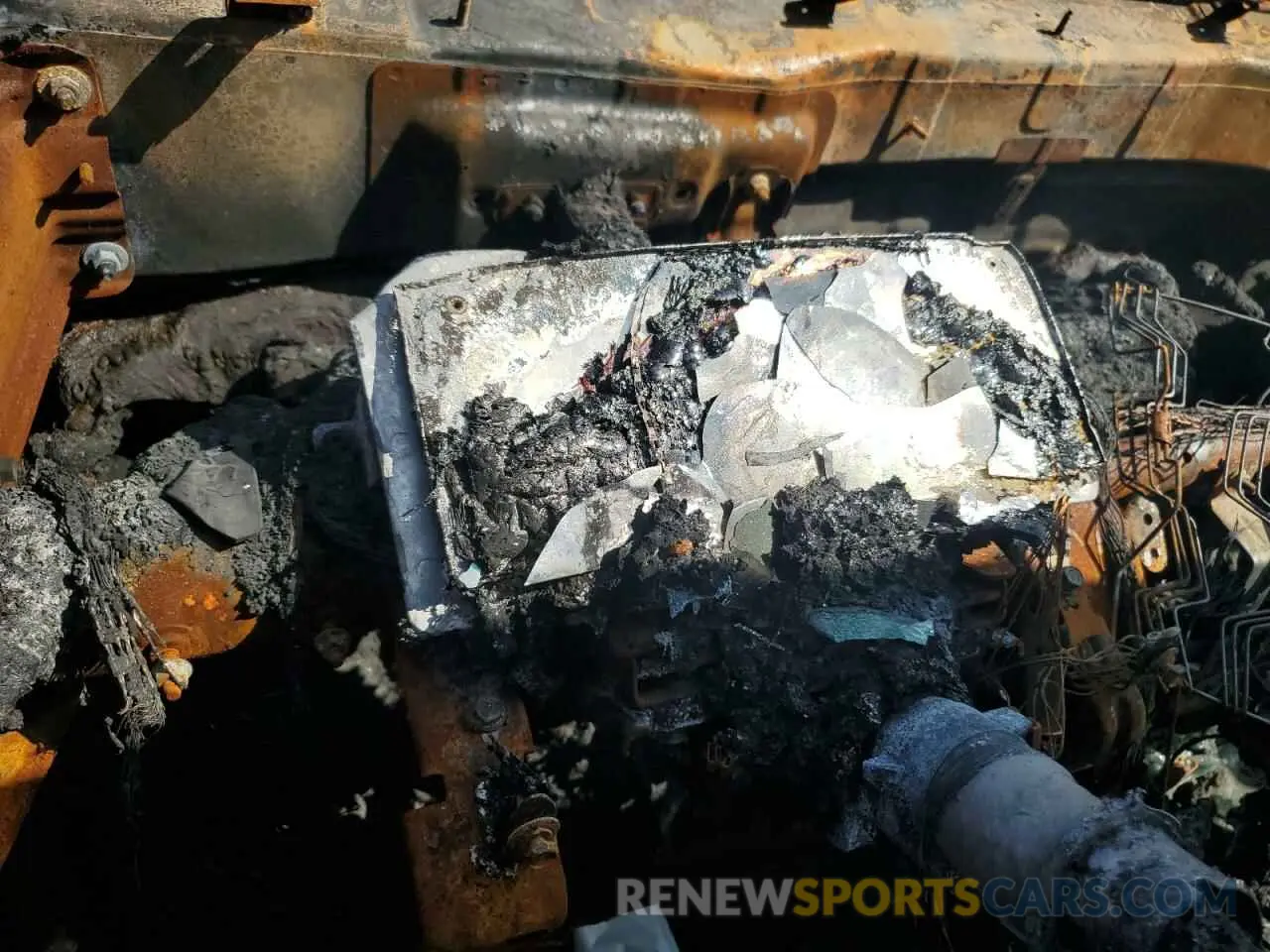 9 Photograph of a damaged car 5NMS6DAJ6NH423890 HYUNDAI SANTA FE 2022