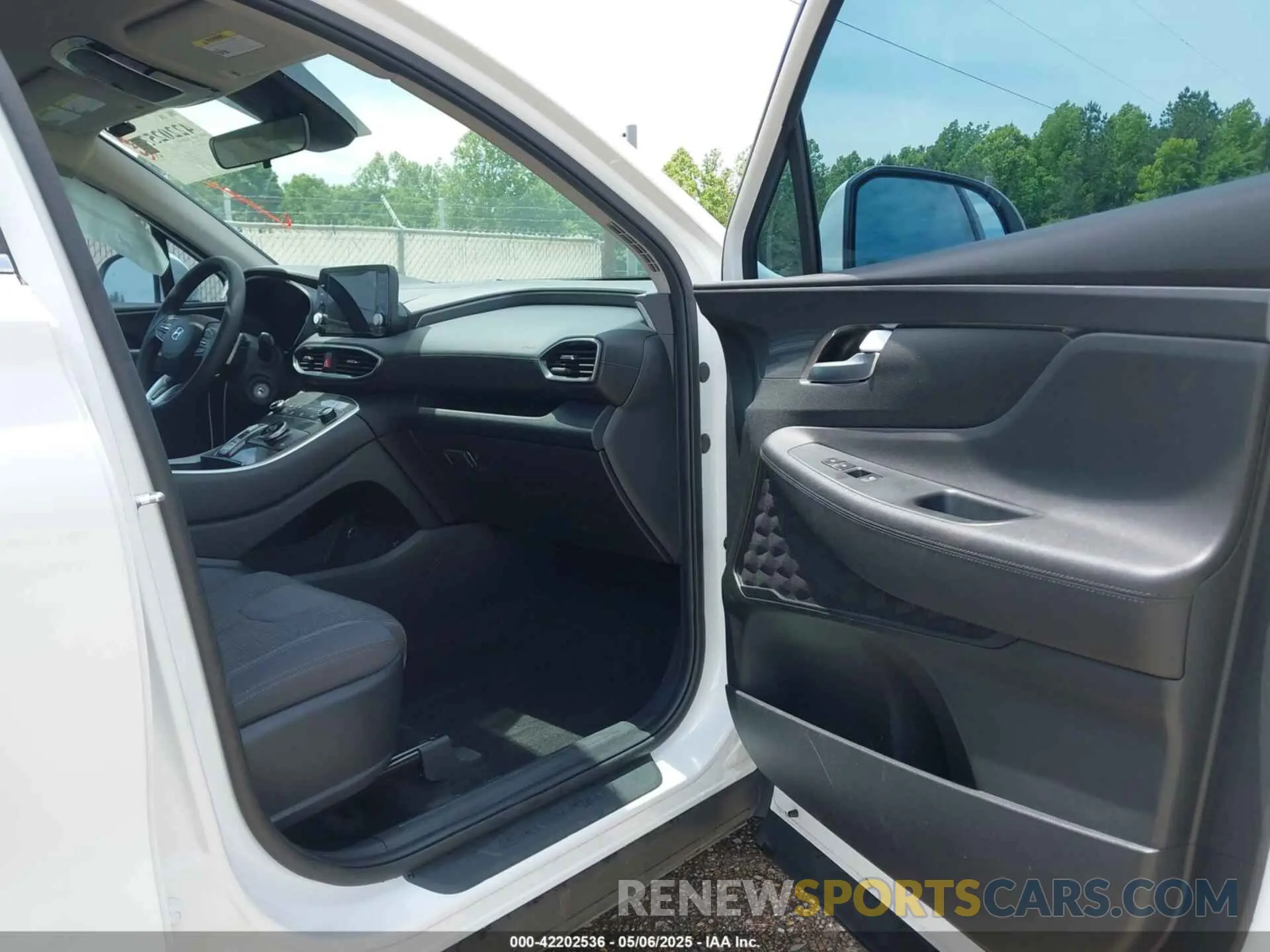 5 Photograph of a damaged car 5NMS14AJ9PH630176 HYUNDAI SANTA FE 2023