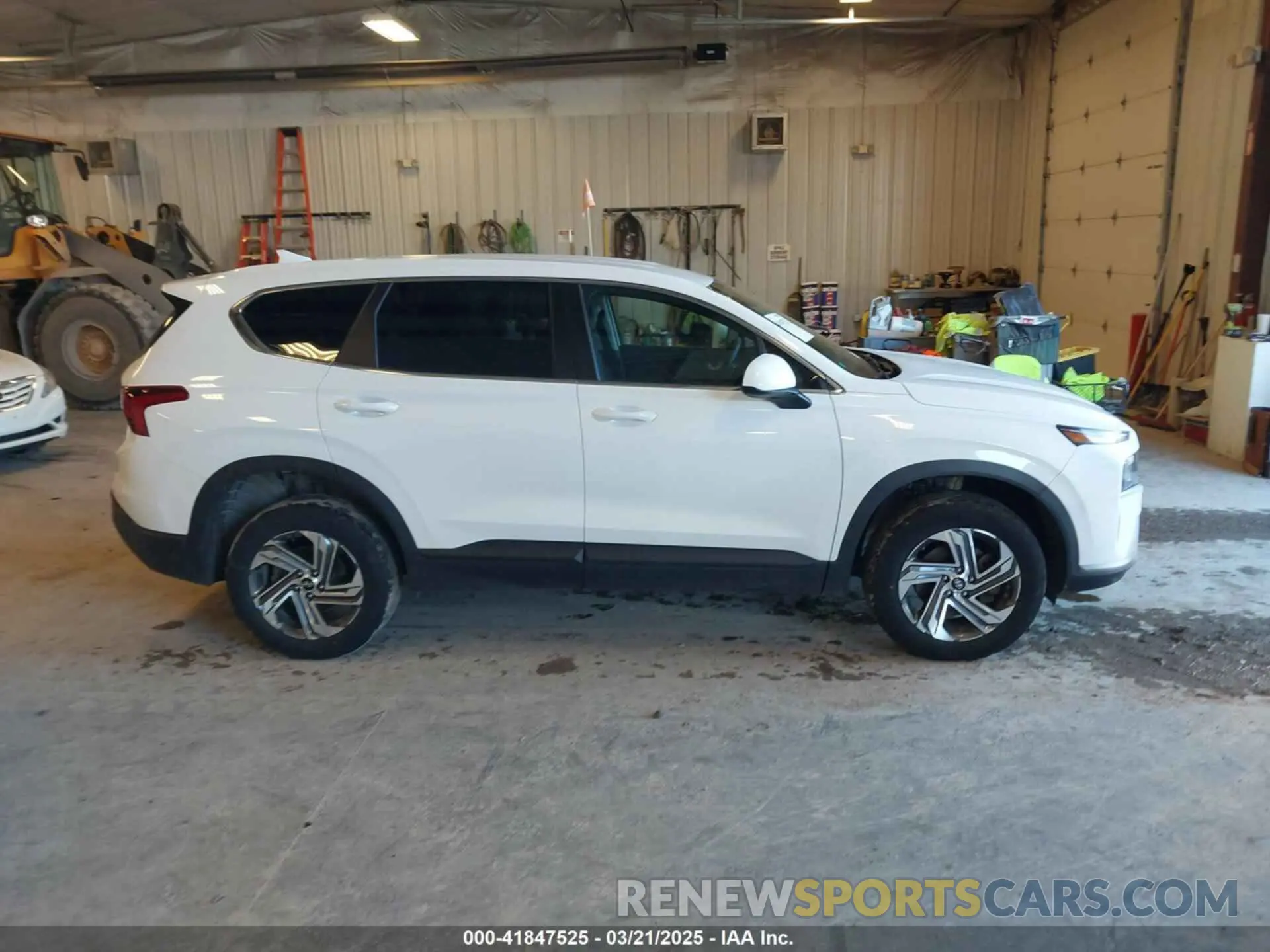 13 Photograph of a damaged car 5NMS1DAJ1PH617129 HYUNDAI SANTA FE 2023