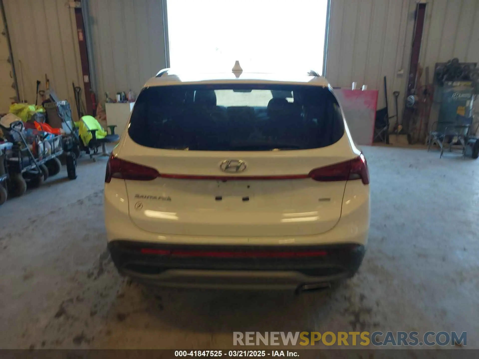 16 Photograph of a damaged car 5NMS1DAJ1PH617129 HYUNDAI SANTA FE 2023