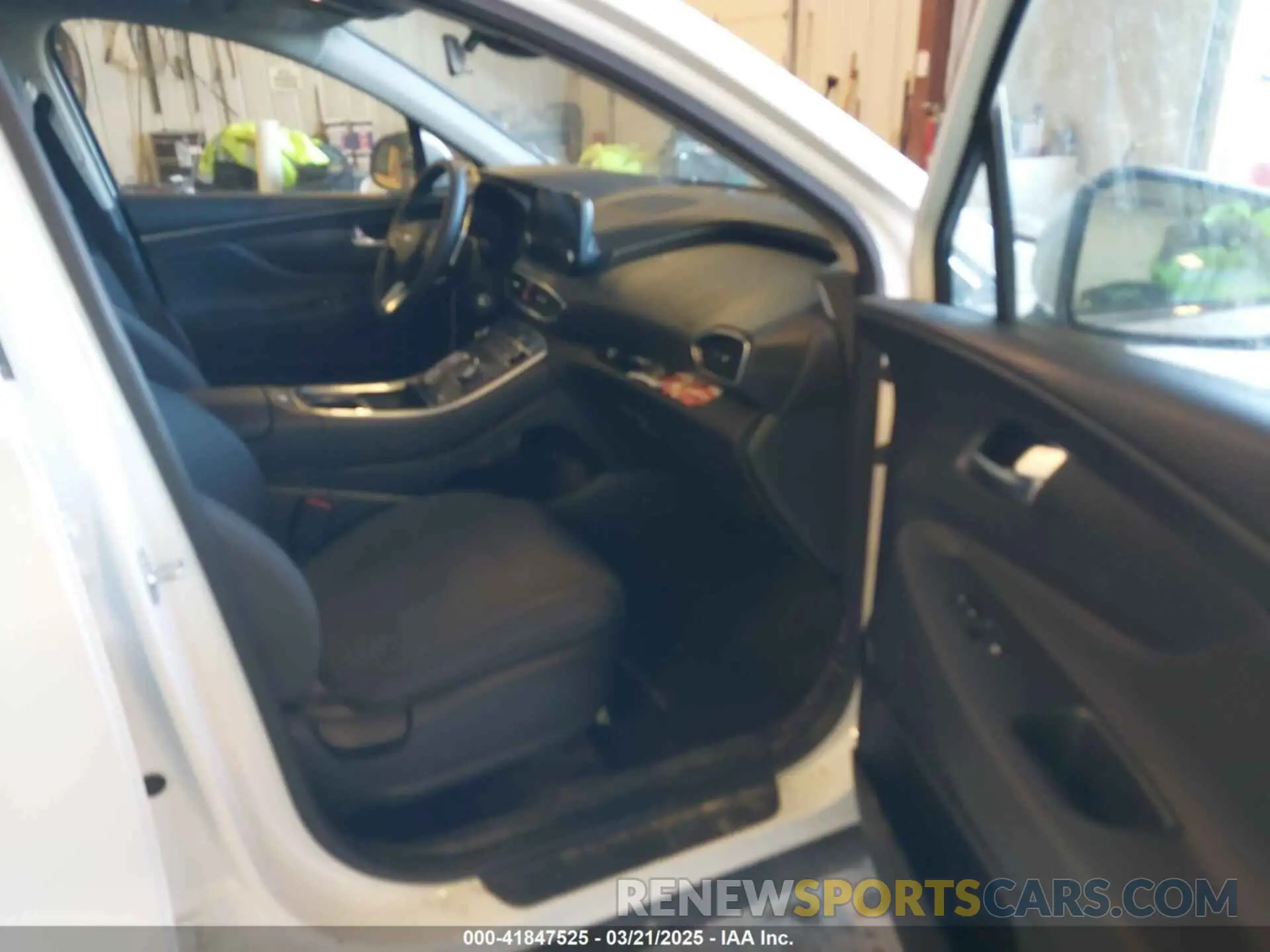 5 Photograph of a damaged car 5NMS1DAJ1PH617129 HYUNDAI SANTA FE 2023