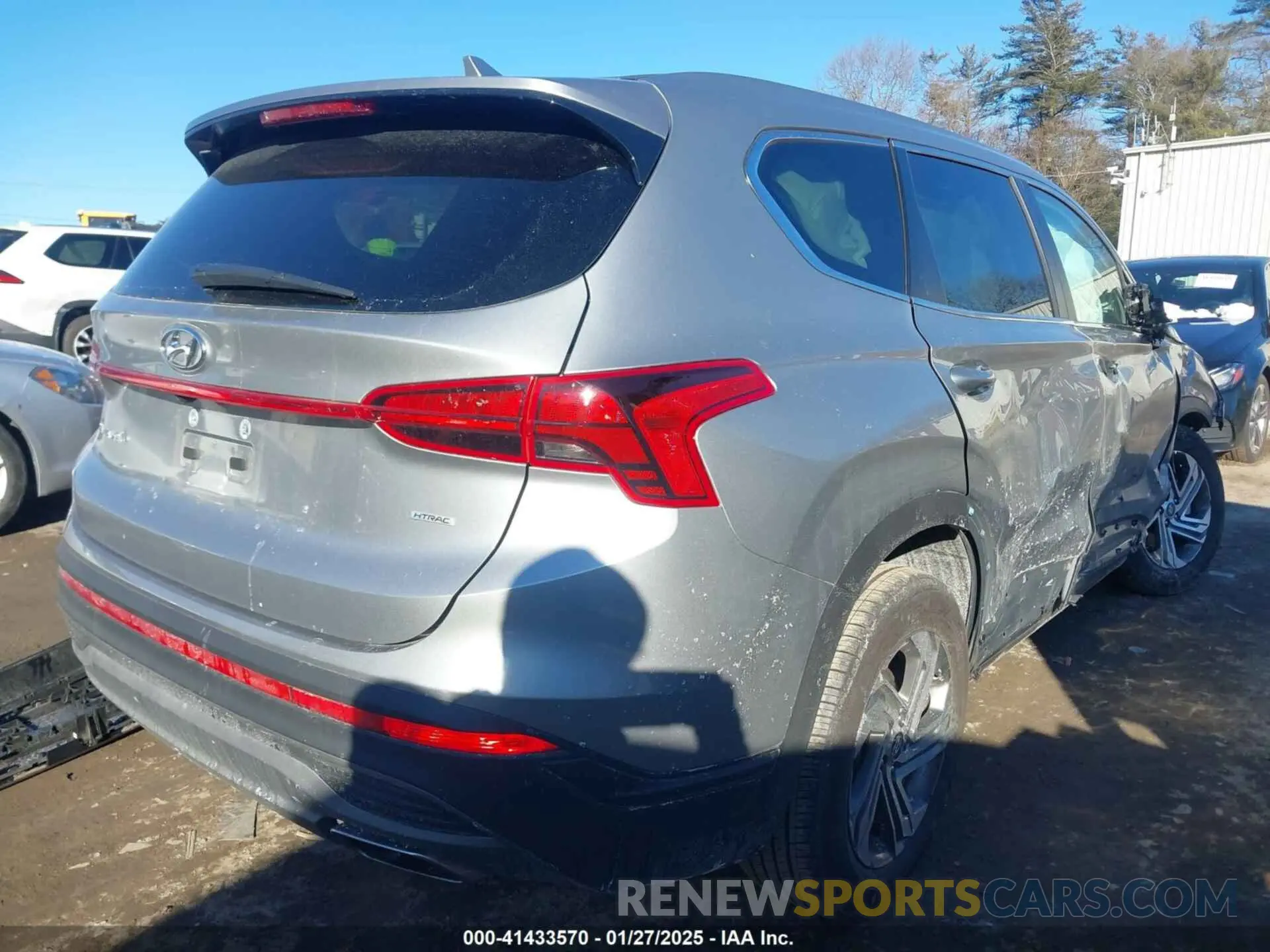 4 Photograph of a damaged car 5NMS1DAJ7PH613845 HYUNDAI SANTA FE 2023