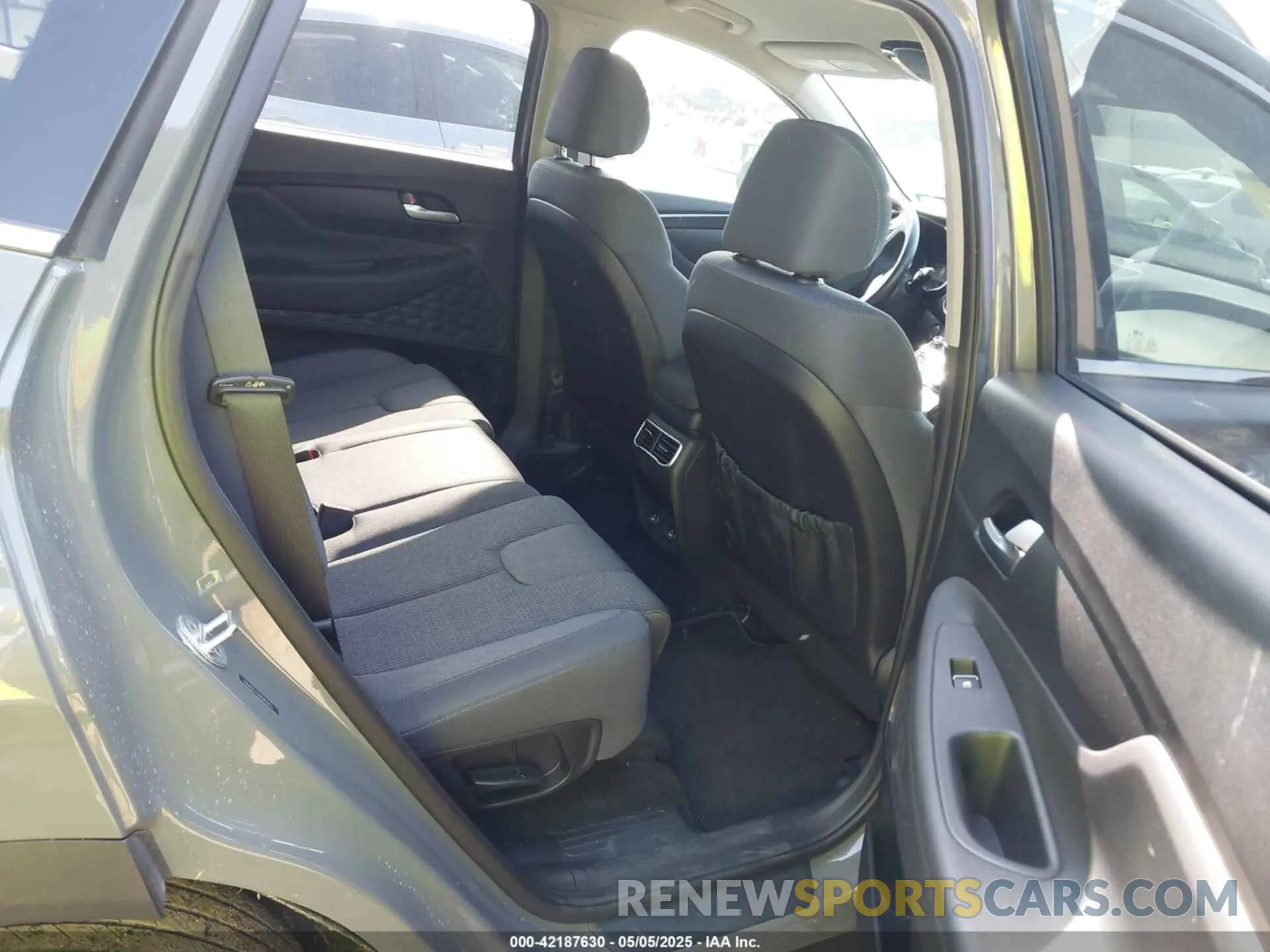 8 Photograph of a damaged car 5NMS24AJ0PH494193 HYUNDAI SANTA FE 2023