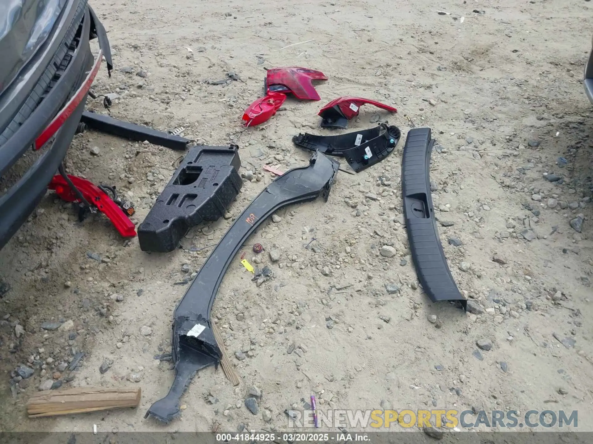 12 Photograph of a damaged car 5NMS24AJ0PH634517 HYUNDAI SANTA FE 2023