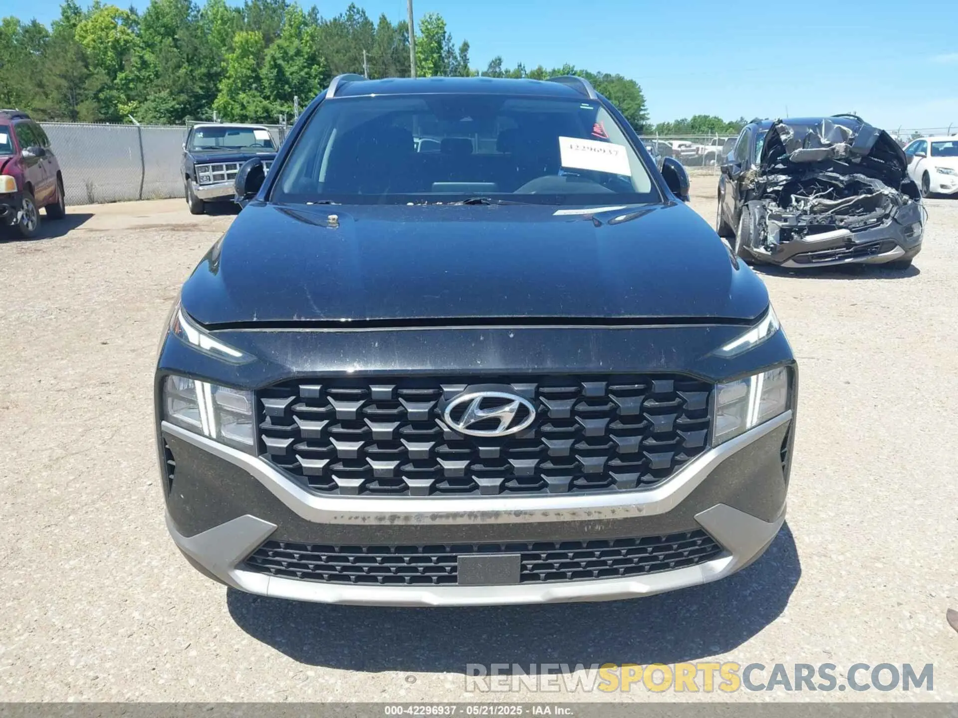 12 Photograph of a damaged car 5NMS24AJ1PH596120 HYUNDAI SANTA FE 2023