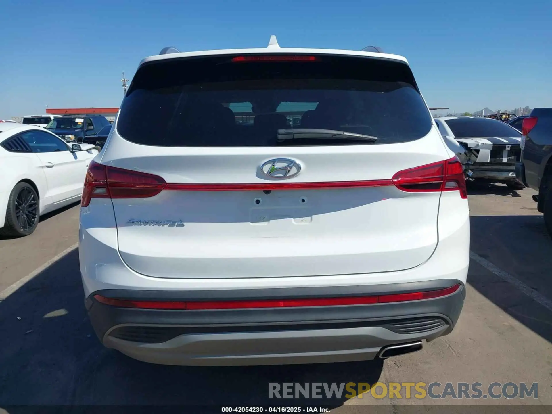 17 Photograph of a damaged car 5NMS24AJ2PH652243 HYUNDAI SANTA FE 2023