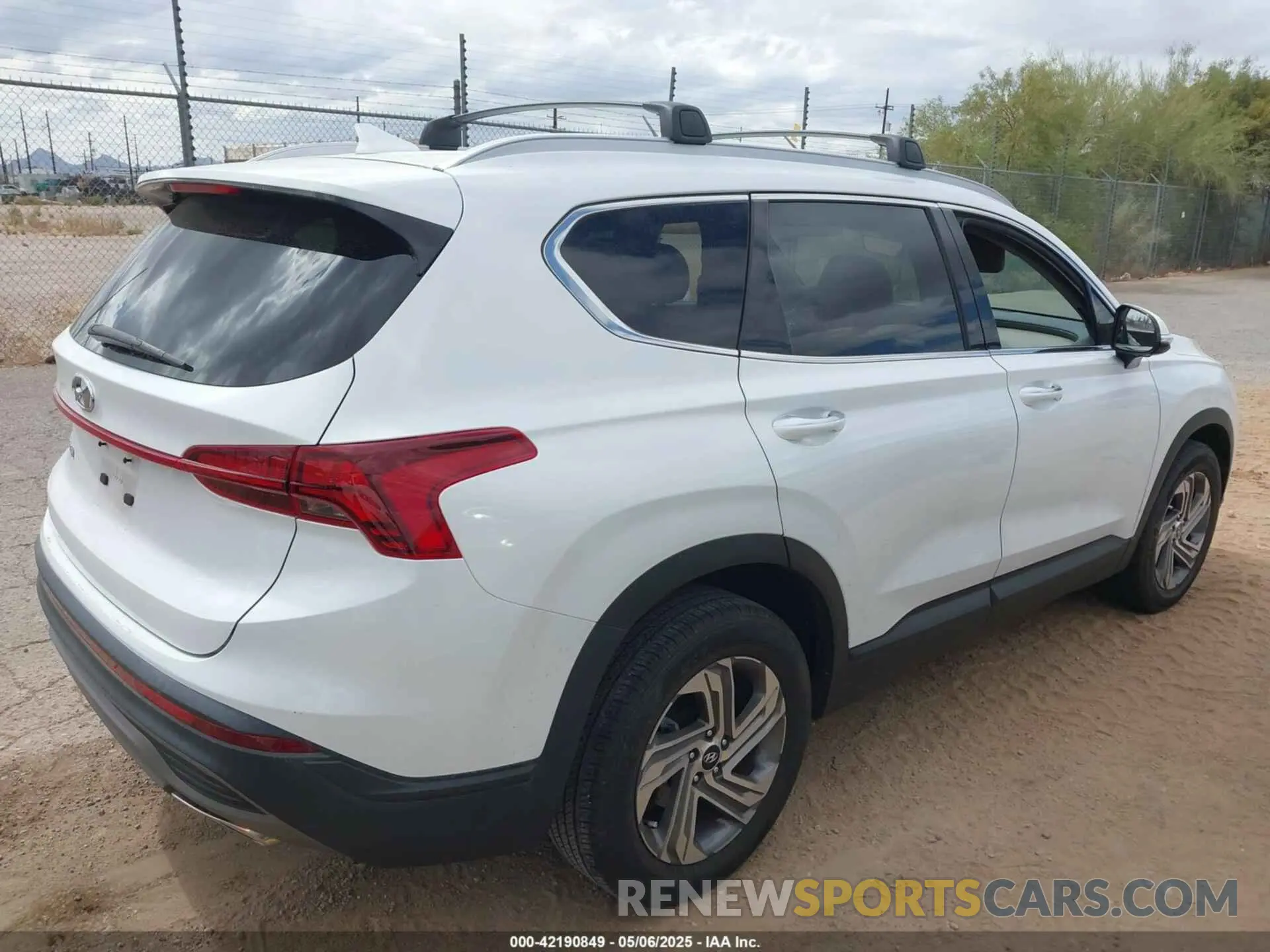 4 Photograph of a damaged car 5NMS24AJ3PH482782 HYUNDAI SANTA FE 2023