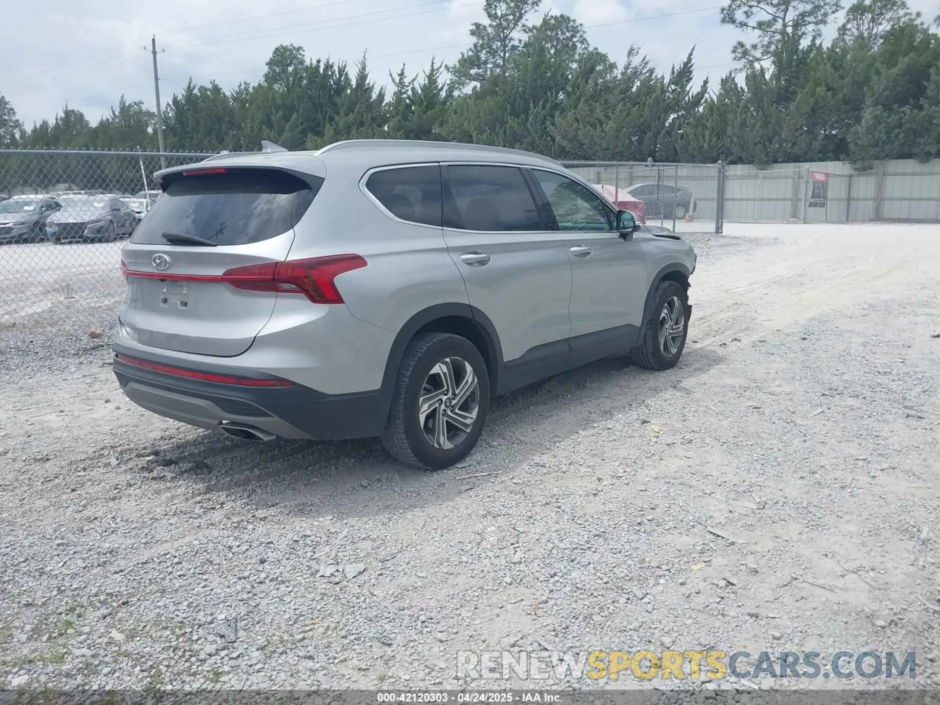 4 Photograph of a damaged car 5NMS24AJ3PH547727 HYUNDAI SANTA FE 2023