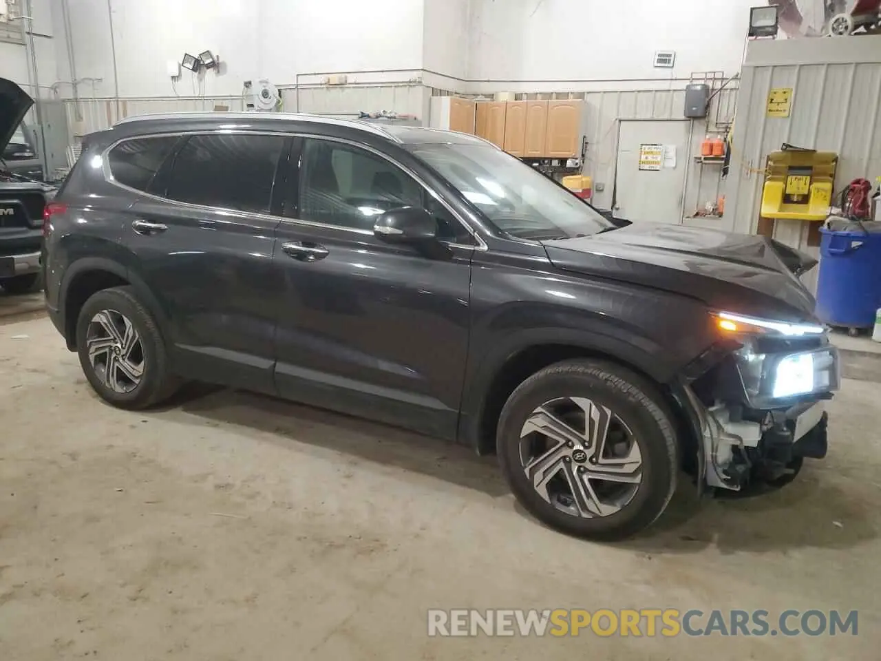 4 Photograph of a damaged car 5NMS24AJ5PH597092 HYUNDAI SANTA FE 2023