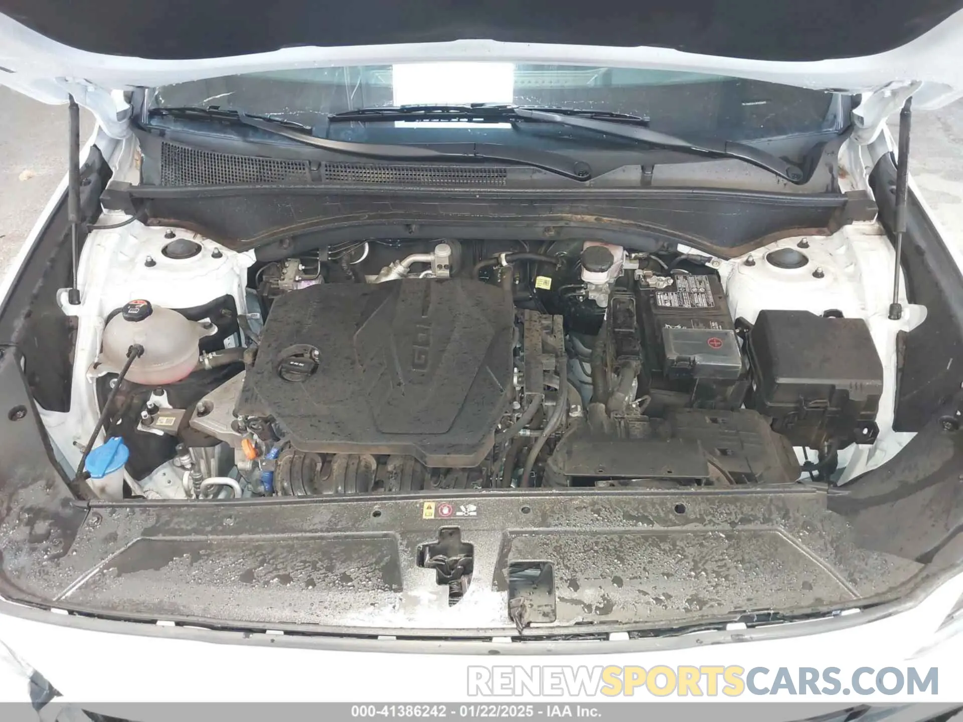 10 Photograph of a damaged car 5NMS24AJ6PH550699 HYUNDAI SANTA FE 2023