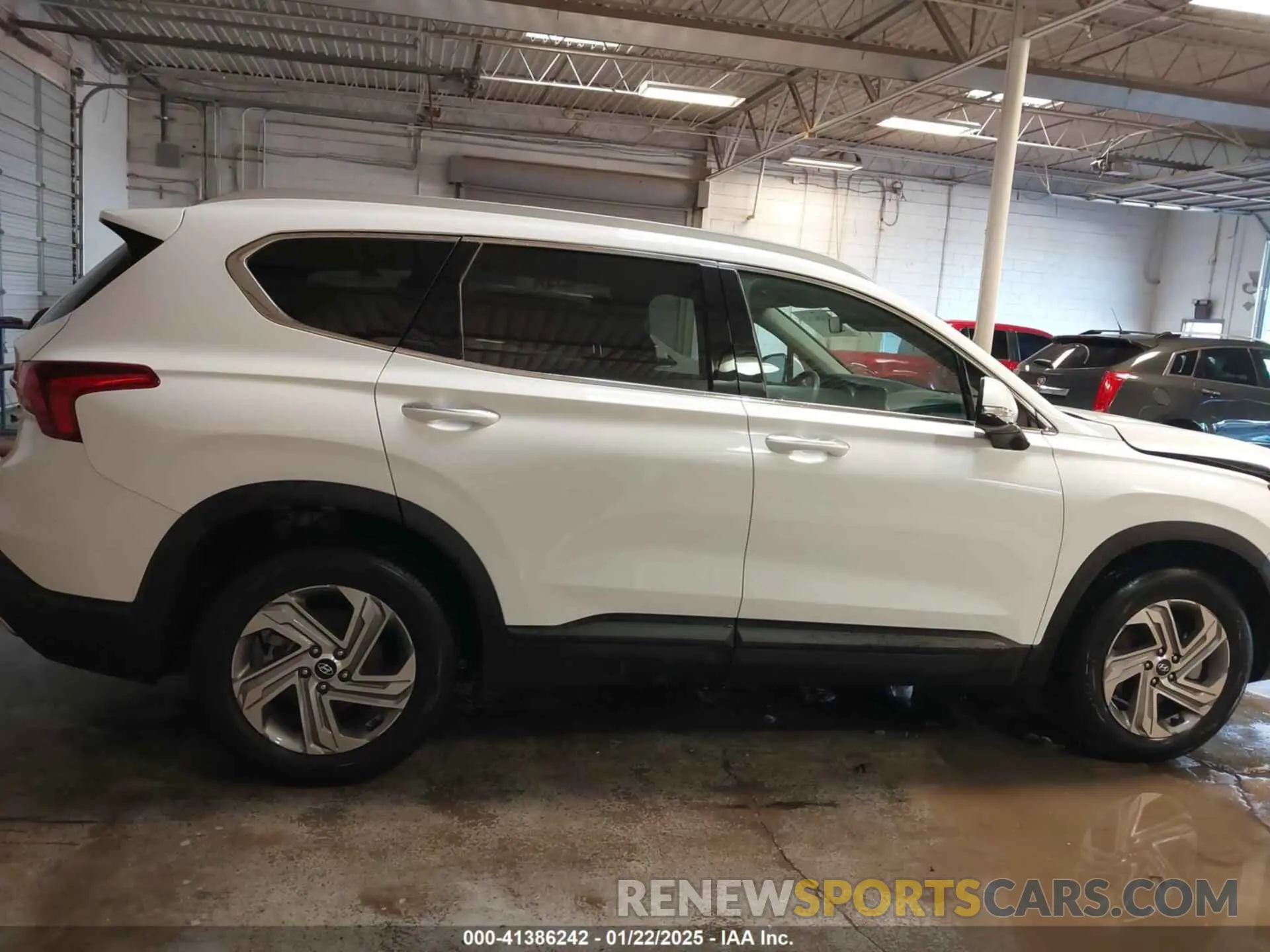 13 Photograph of a damaged car 5NMS24AJ6PH550699 HYUNDAI SANTA FE 2023