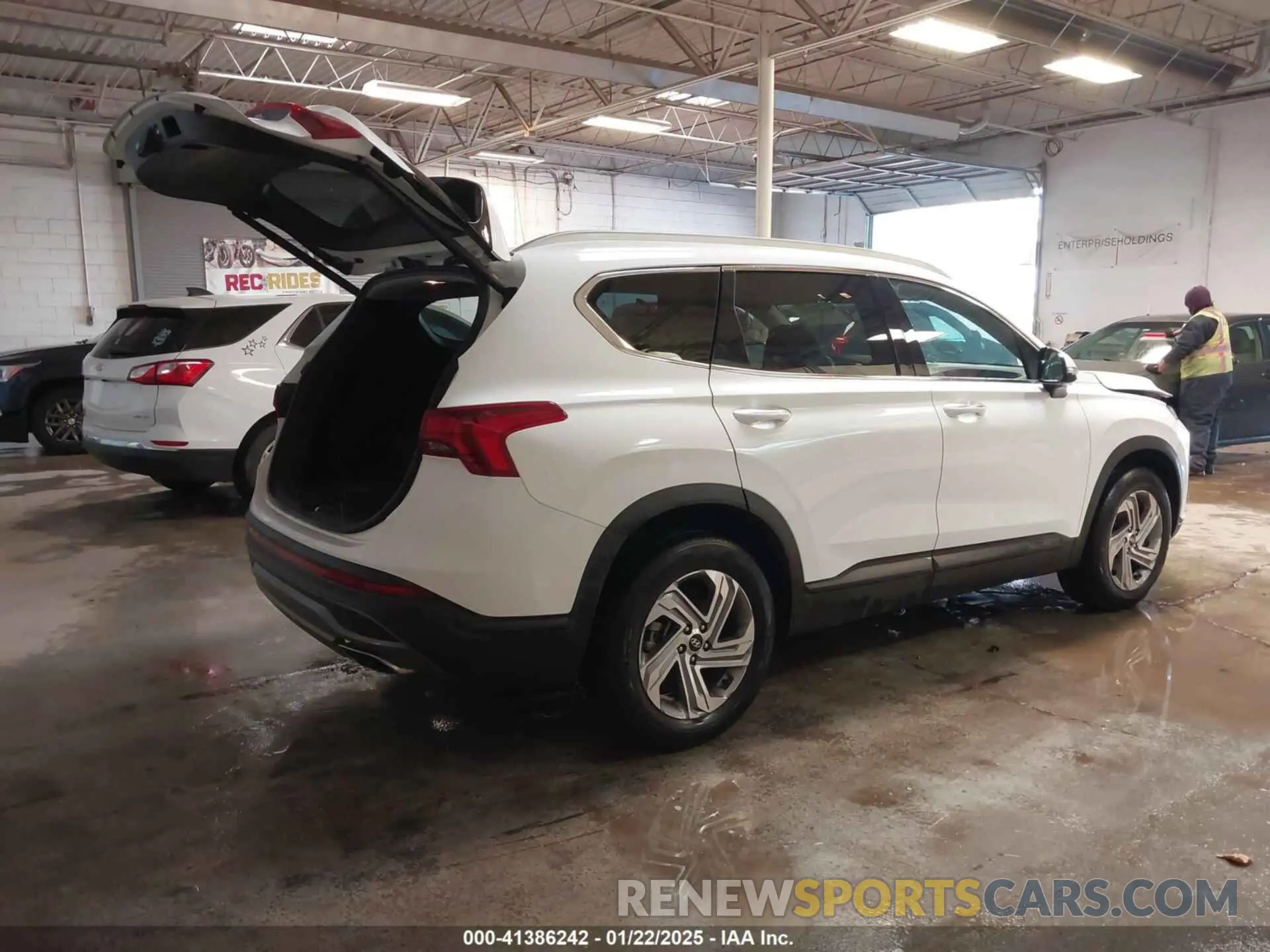 4 Photograph of a damaged car 5NMS24AJ6PH550699 HYUNDAI SANTA FE 2023