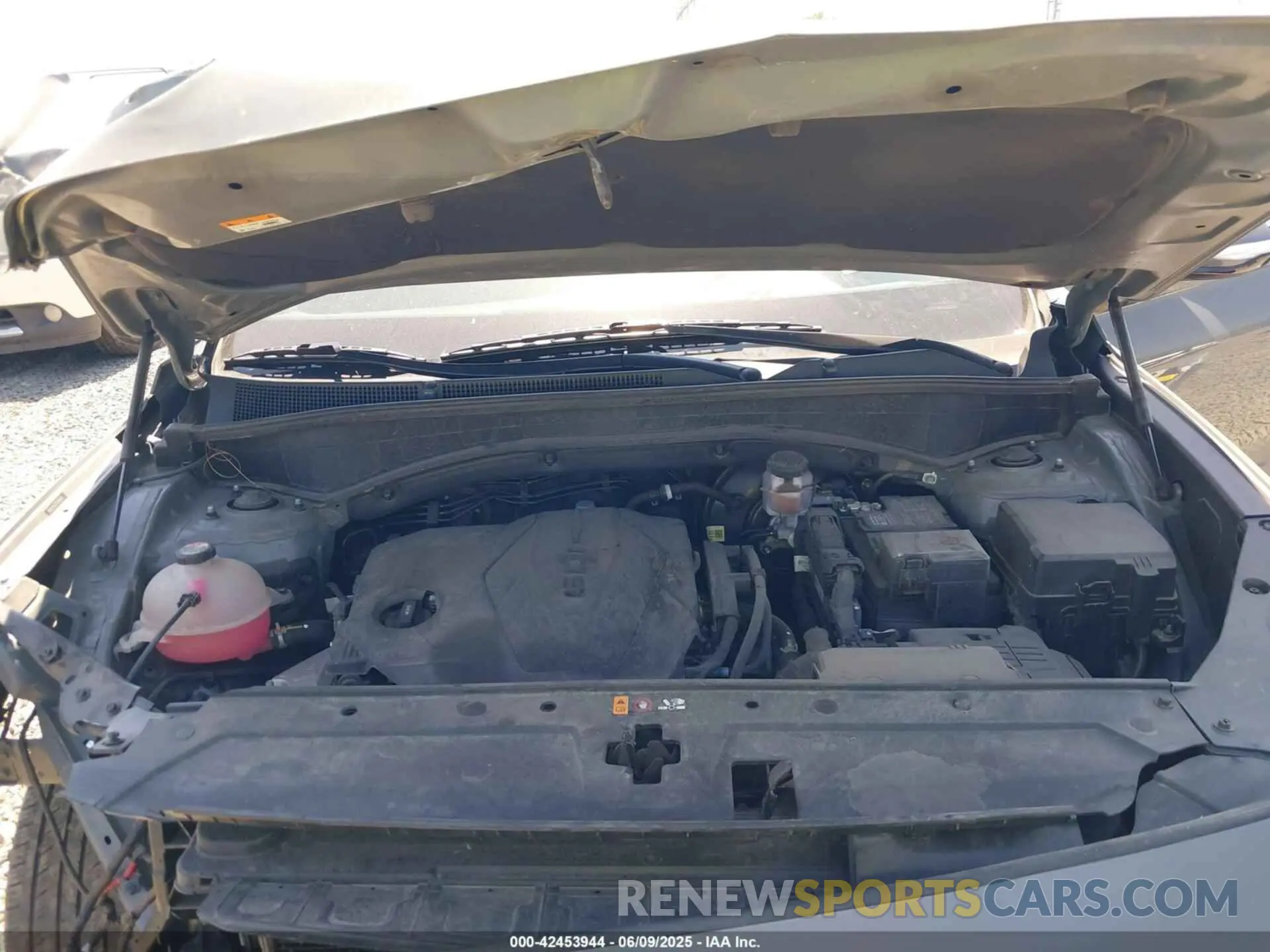 10 Photograph of a damaged car 5NMS24AJ7PH599670 HYUNDAI SANTA FE 2023