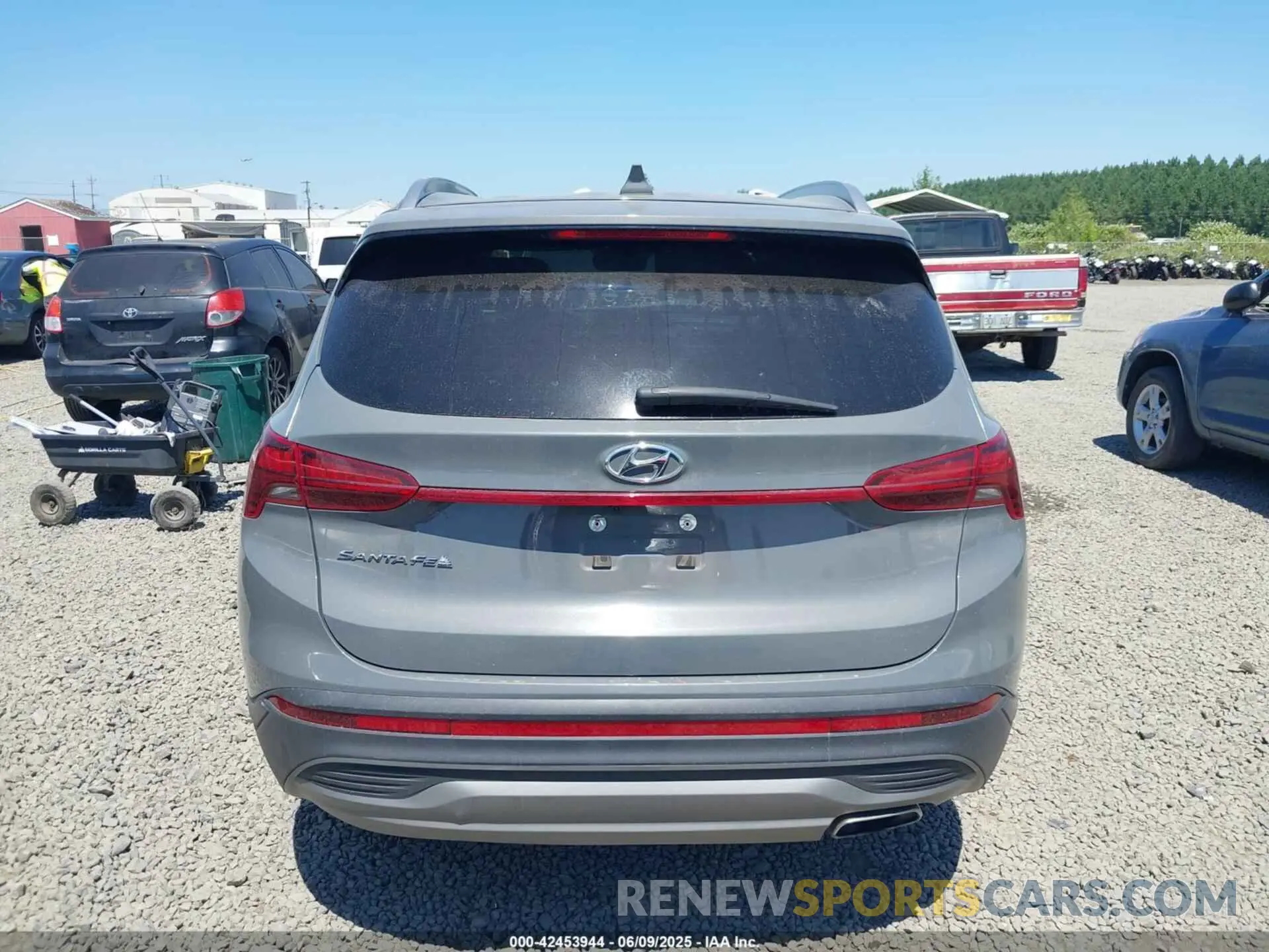 16 Photograph of a damaged car 5NMS24AJ7PH599670 HYUNDAI SANTA FE 2023