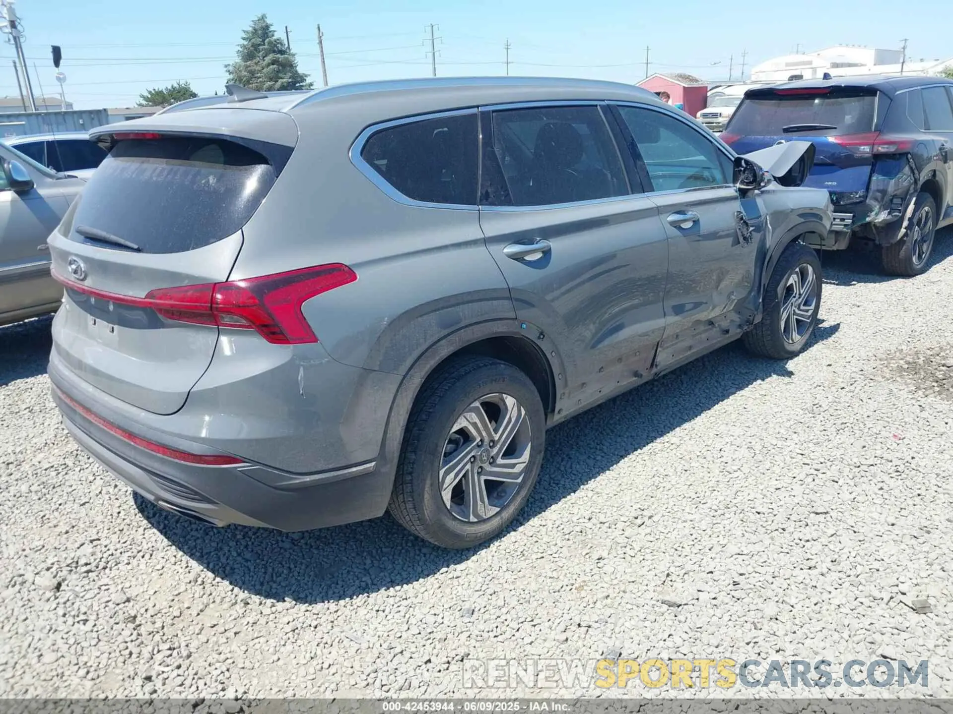 4 Photograph of a damaged car 5NMS24AJ7PH599670 HYUNDAI SANTA FE 2023