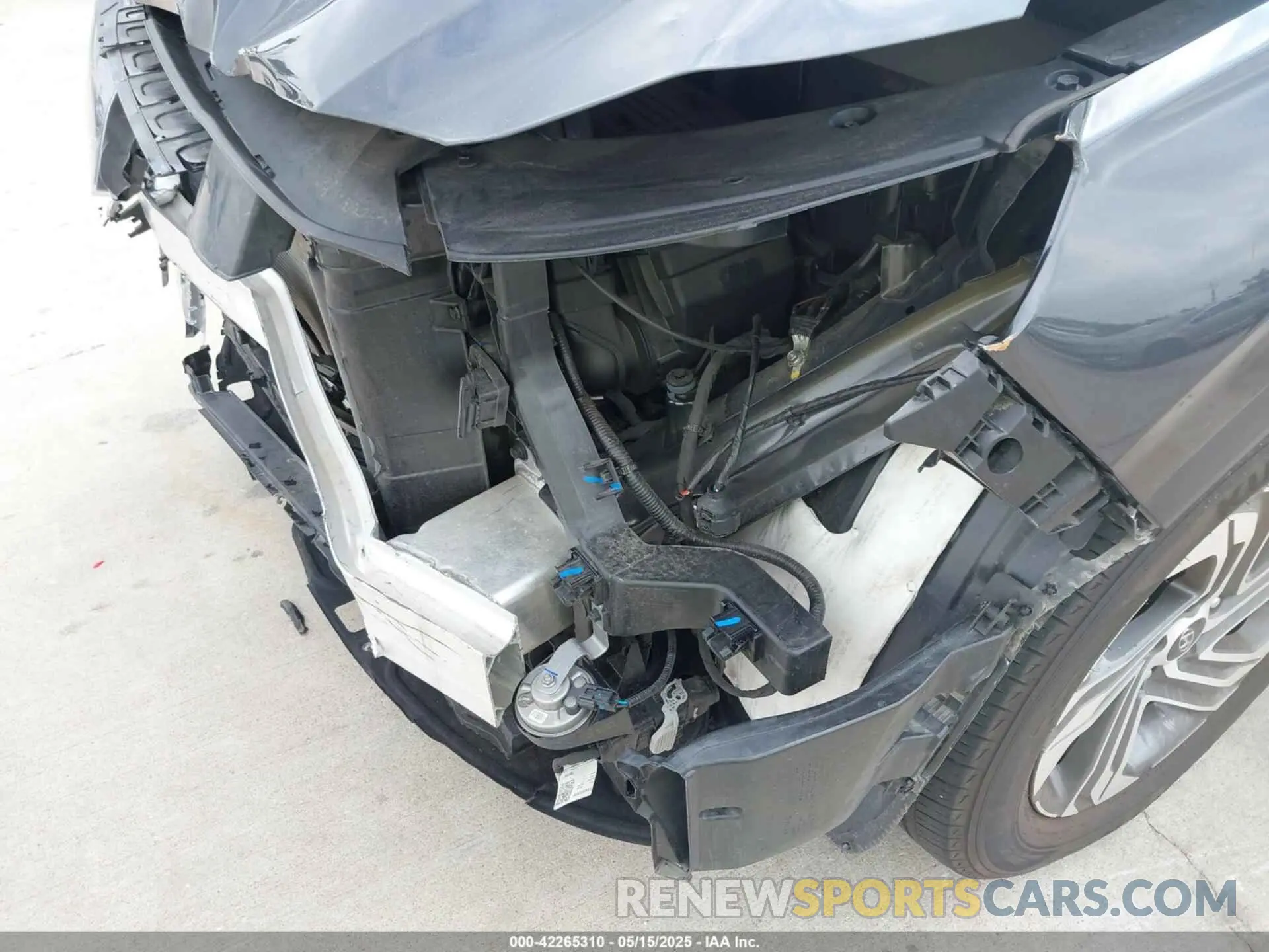 17 Photograph of a damaged car 5NMS24AJ8PH630389 HYUNDAI SANTA FE 2023