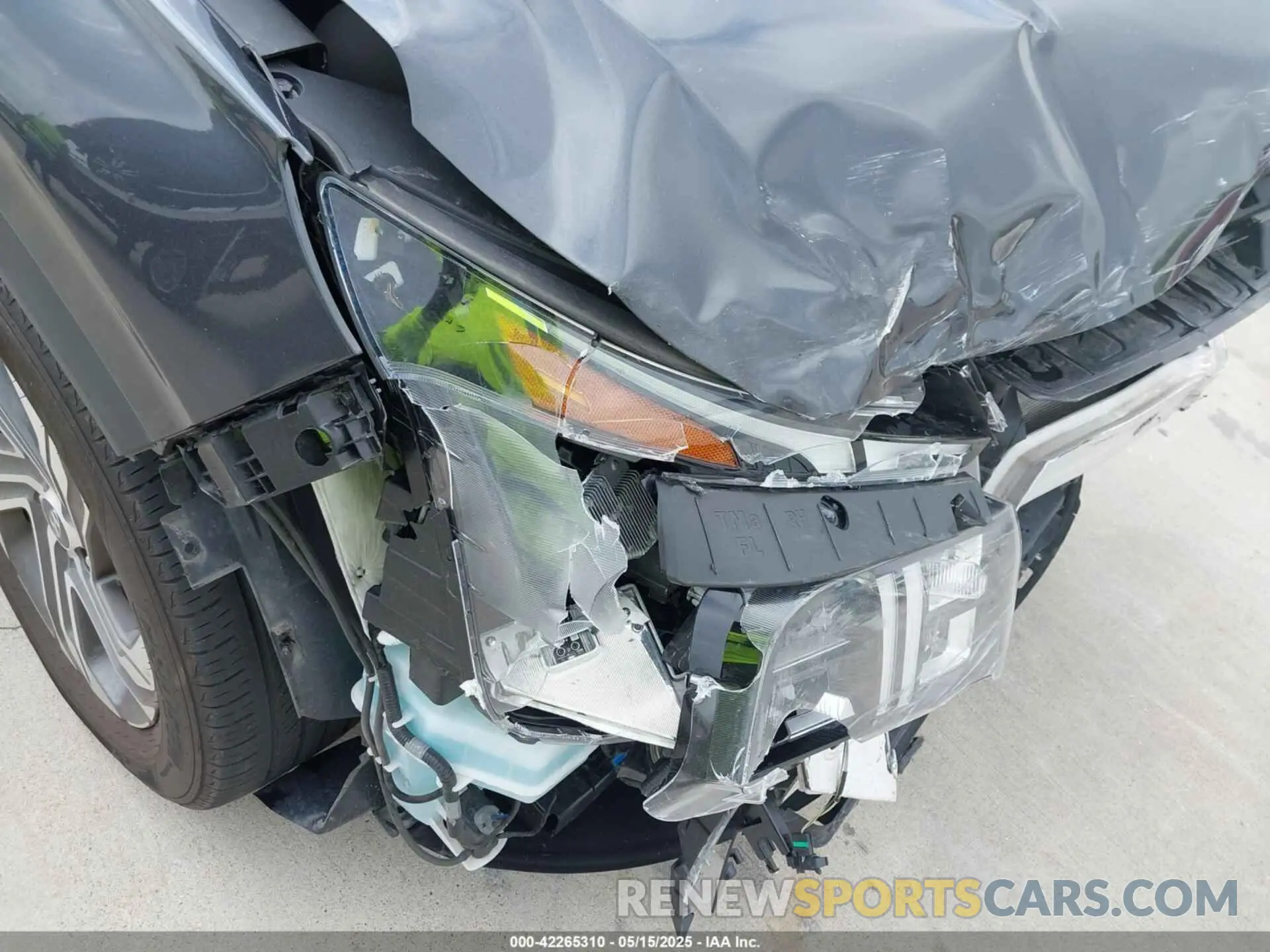 19 Photograph of a damaged car 5NMS24AJ8PH630389 HYUNDAI SANTA FE 2023