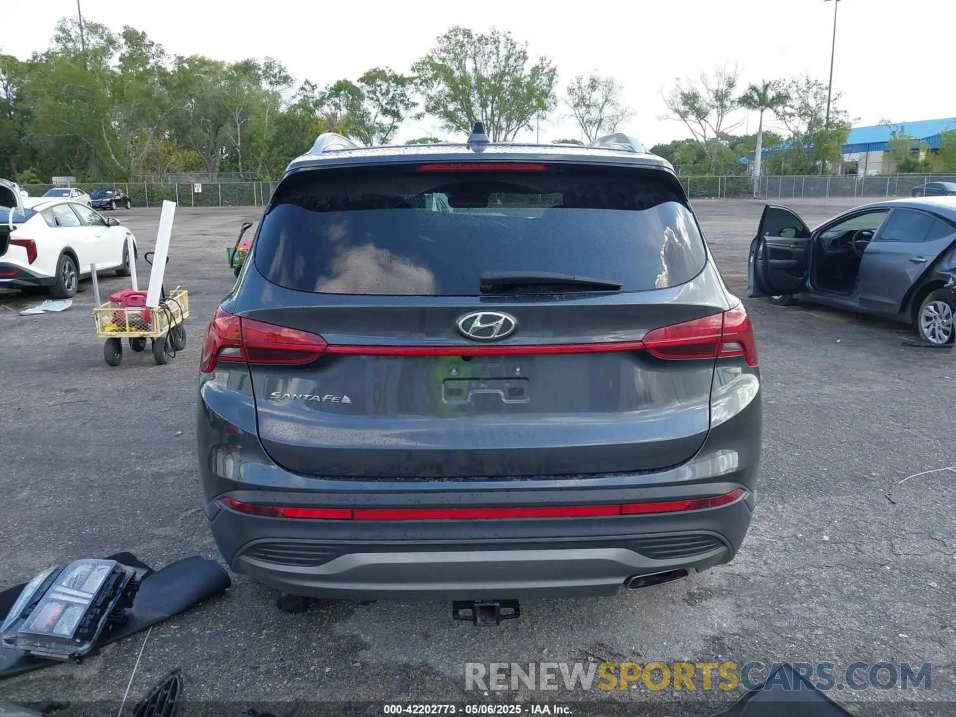 16 Photograph of a damaged car 5NMS24AJ8PH643501 HYUNDAI SANTA FE 2023