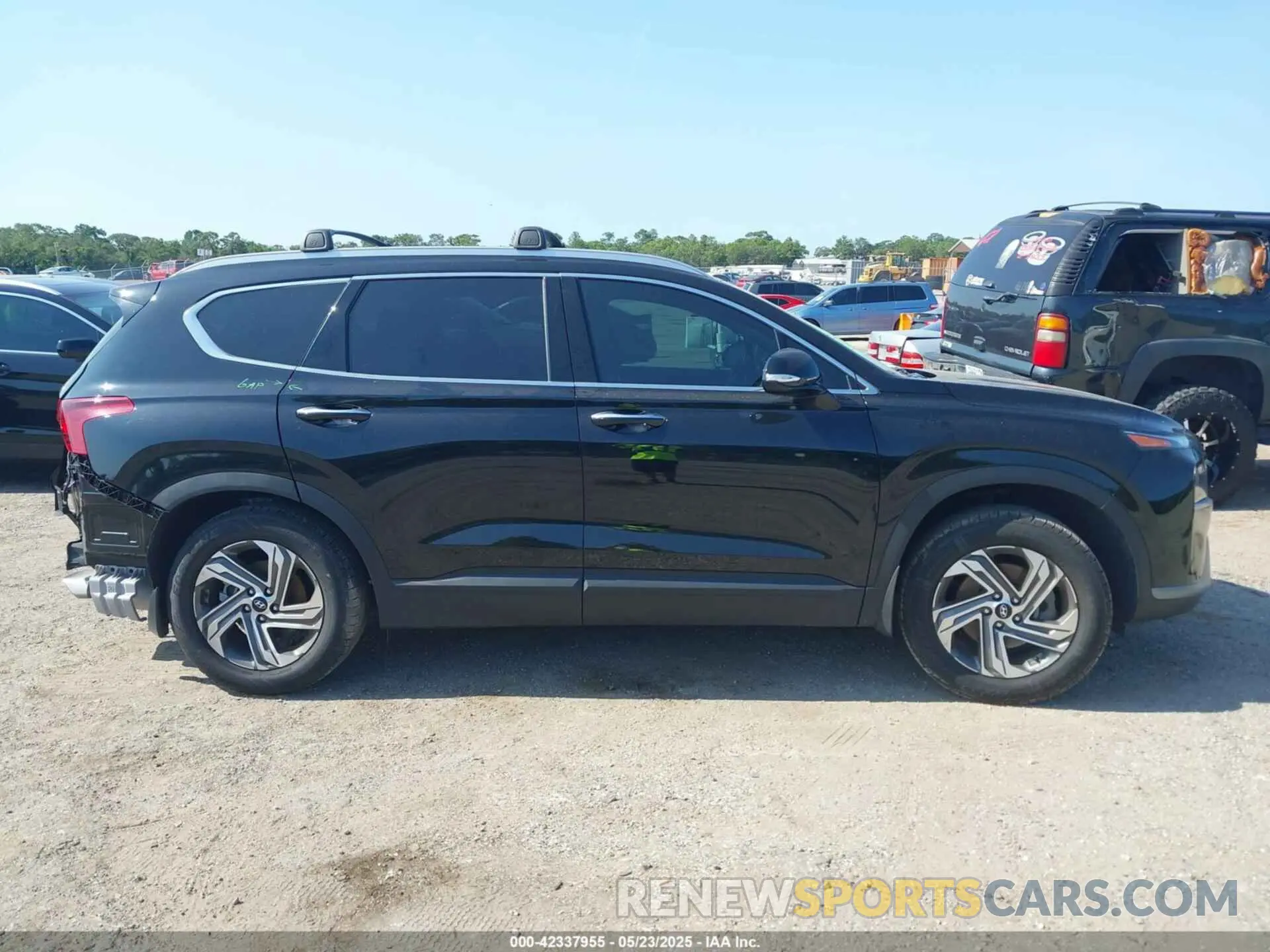 13 Photograph of a damaged car 5NMS24AJ9PH575659 HYUNDAI SANTA FE 2023