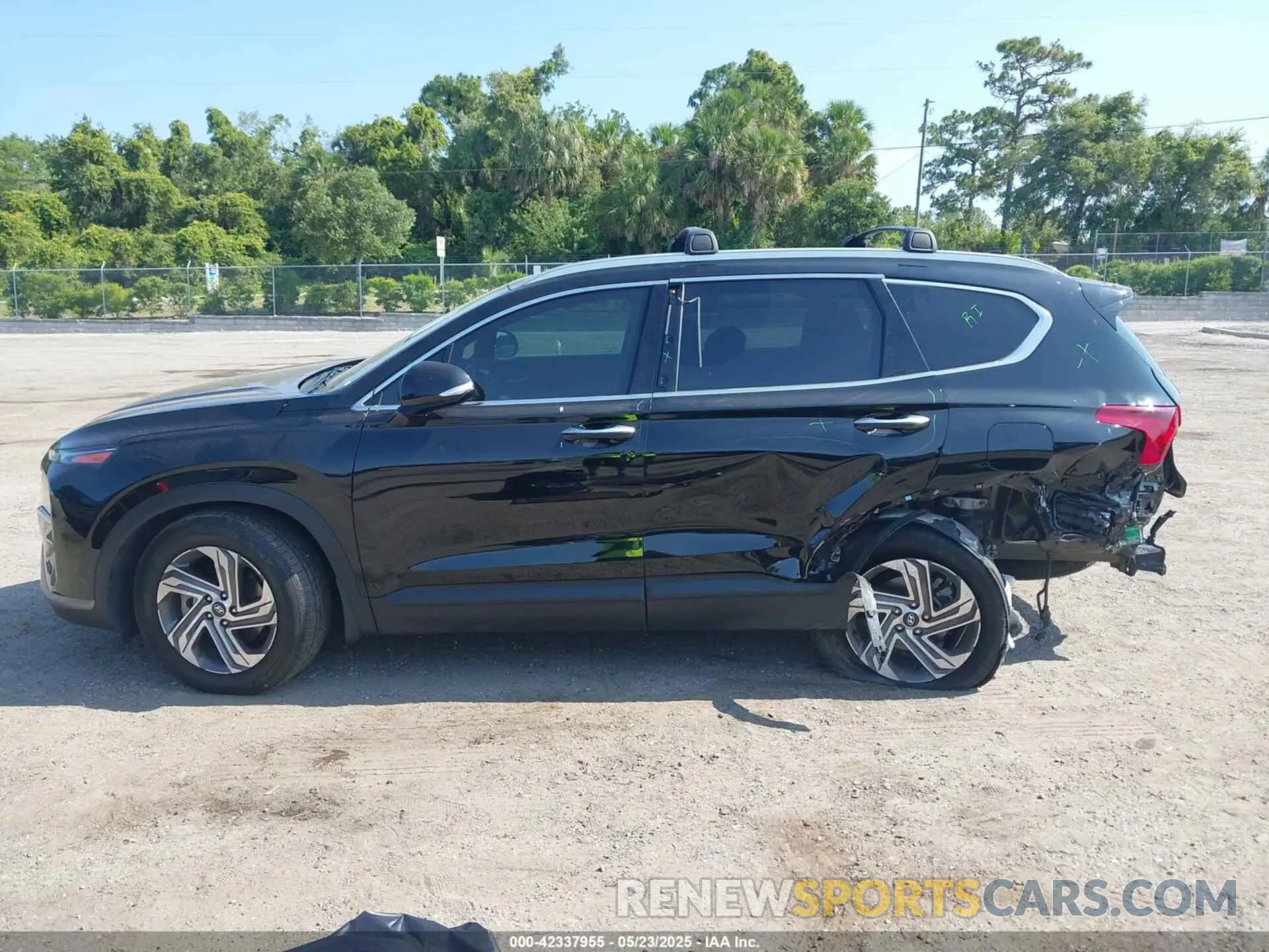 14 Photograph of a damaged car 5NMS24AJ9PH575659 HYUNDAI SANTA FE 2023