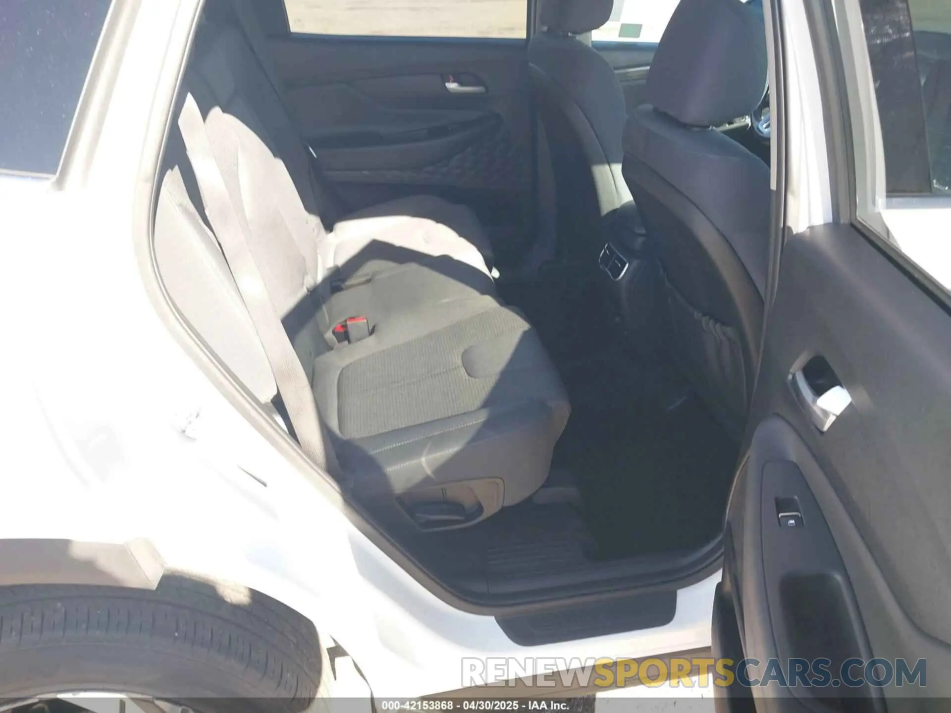 8 Photograph of a damaged car 5NMS24AJXPH562533 HYUNDAI SANTA FE 2023