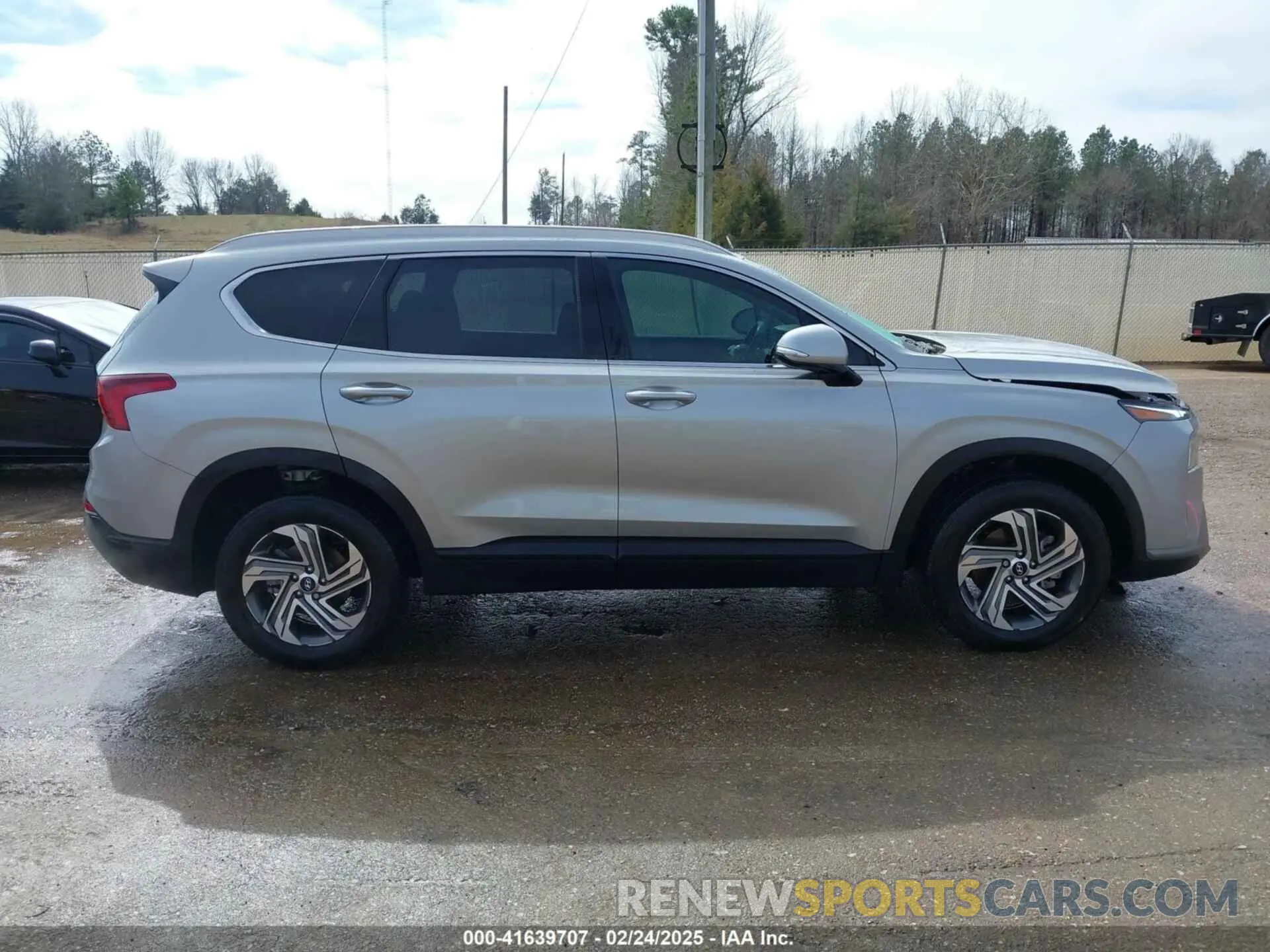 14 Photograph of a damaged car 5NMS24AJXPH583804 HYUNDAI SANTA FE 2023