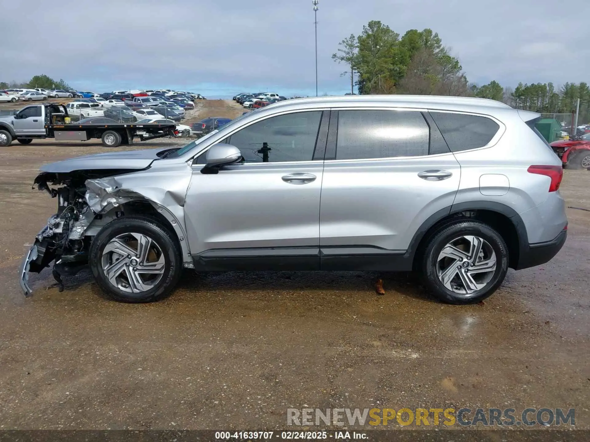 15 Photograph of a damaged car 5NMS24AJXPH583804 HYUNDAI SANTA FE 2023