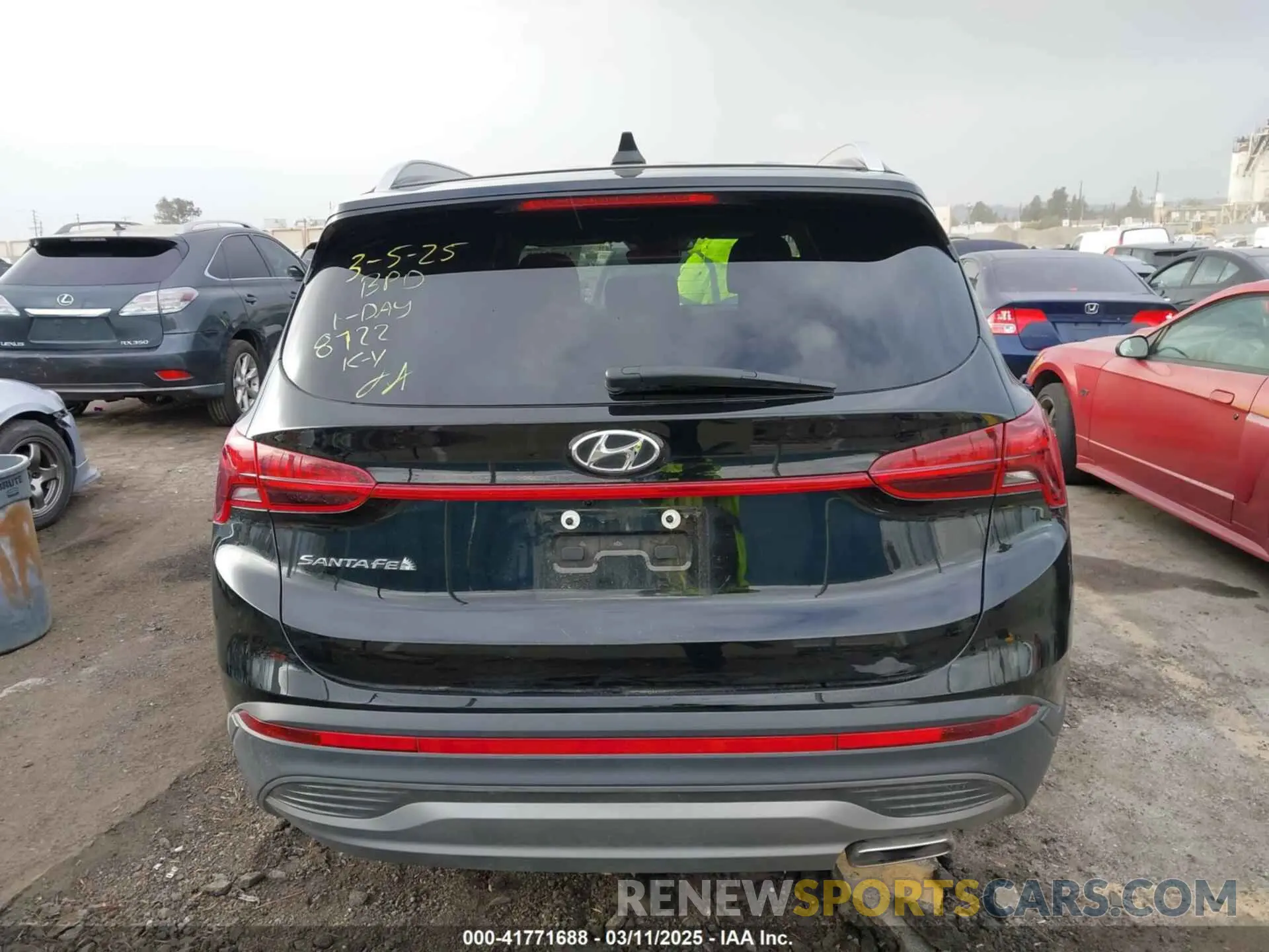 17 Photograph of a damaged car 5NMS24AJXPH638722 HYUNDAI SANTA FE 2023