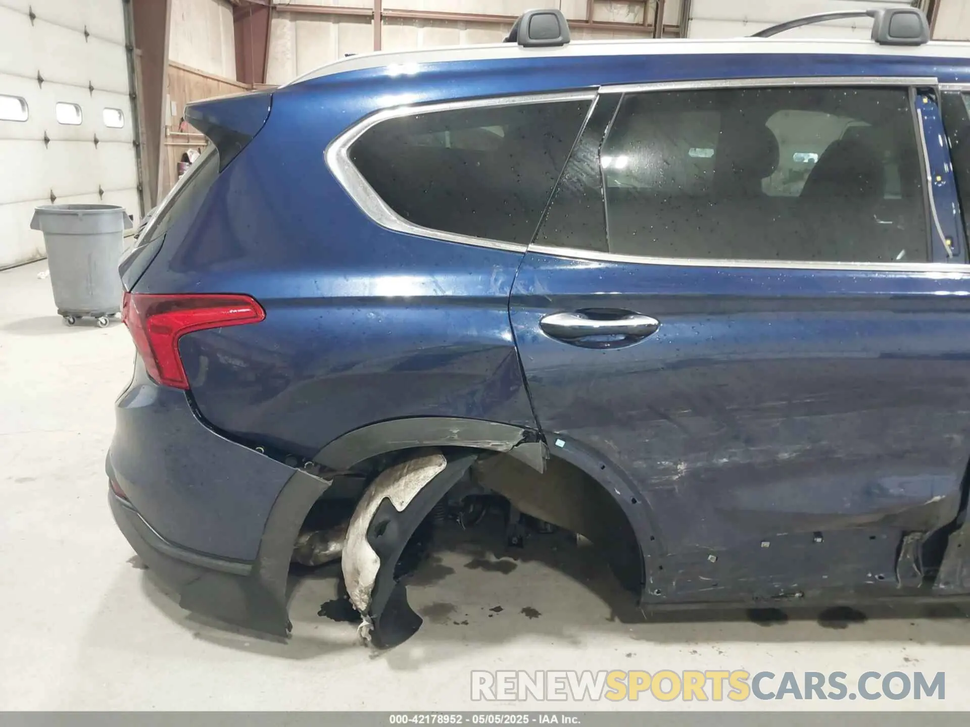 18 Photograph of a damaged car 5NMS2DAJ0PH501854 HYUNDAI SANTA FE 2023