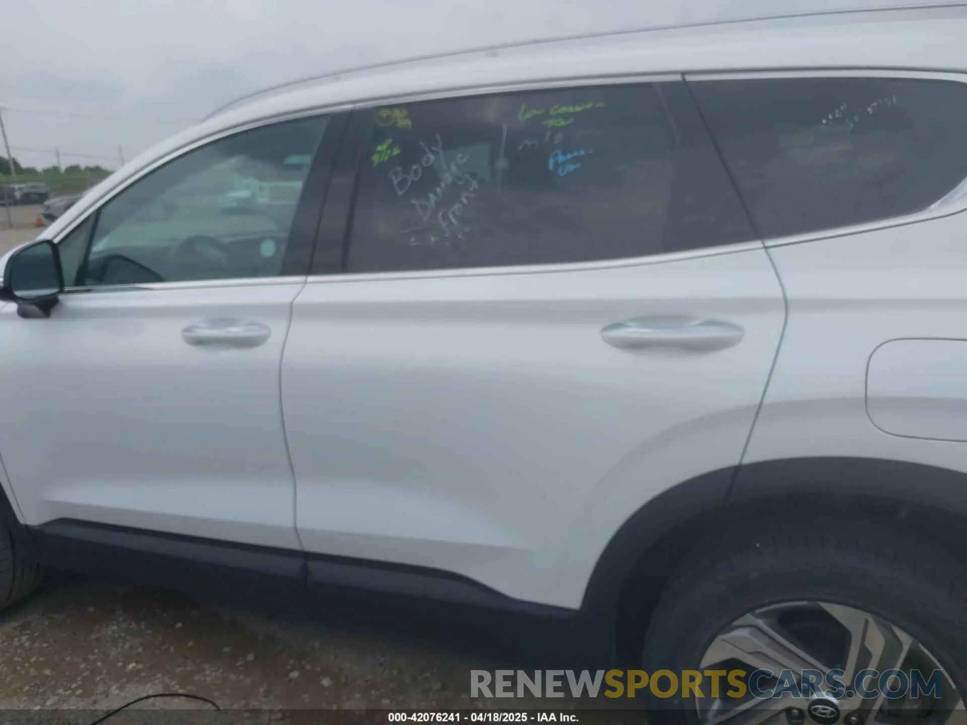 14 Photograph of a damaged car 5NMS2DAJ0PH524289 HYUNDAI SANTA FE 2023