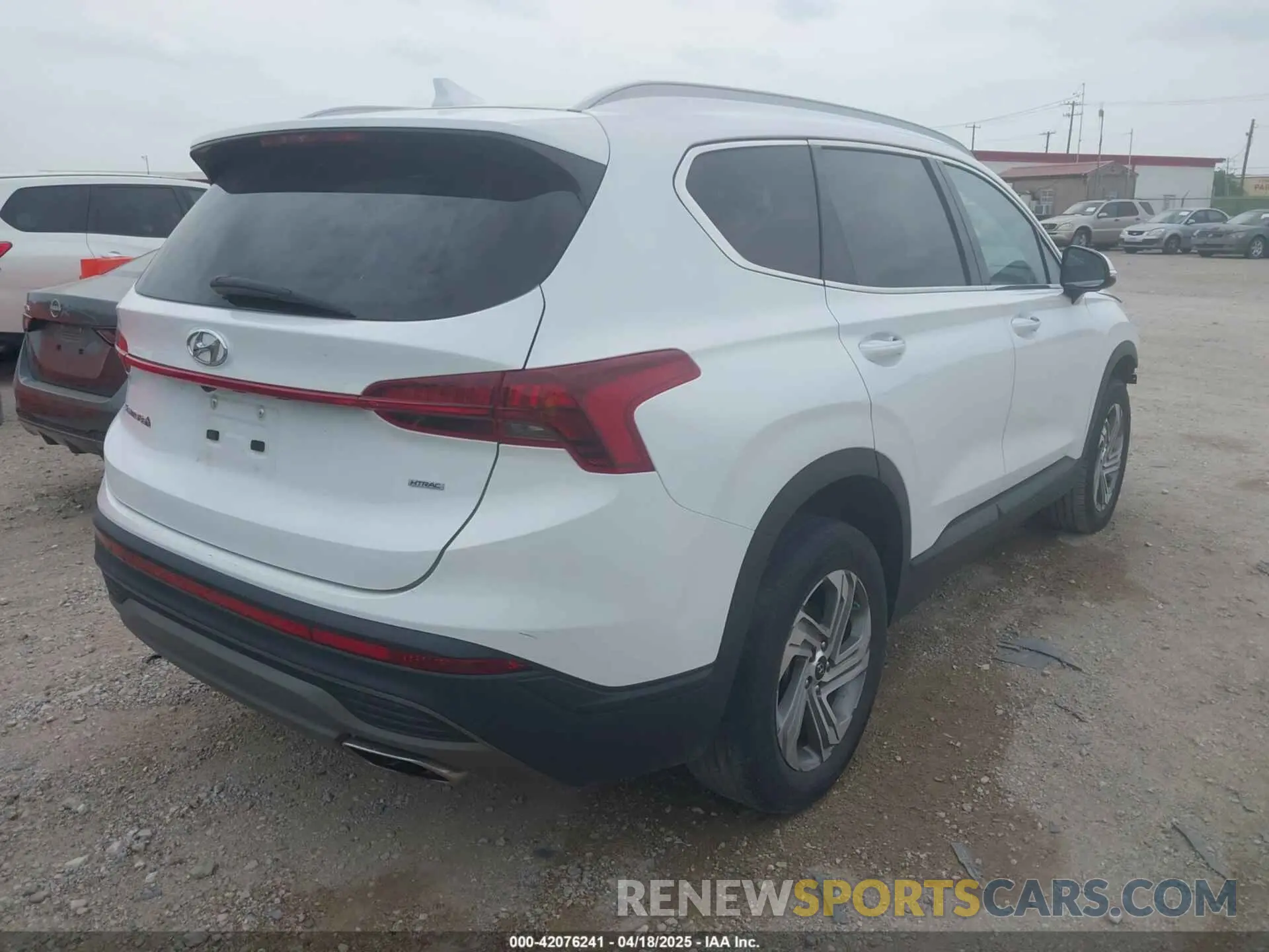 4 Photograph of a damaged car 5NMS2DAJ0PH524289 HYUNDAI SANTA FE 2023