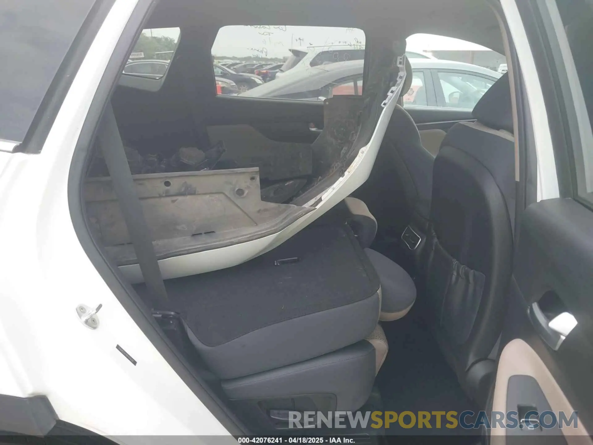 8 Photograph of a damaged car 5NMS2DAJ0PH524289 HYUNDAI SANTA FE 2023