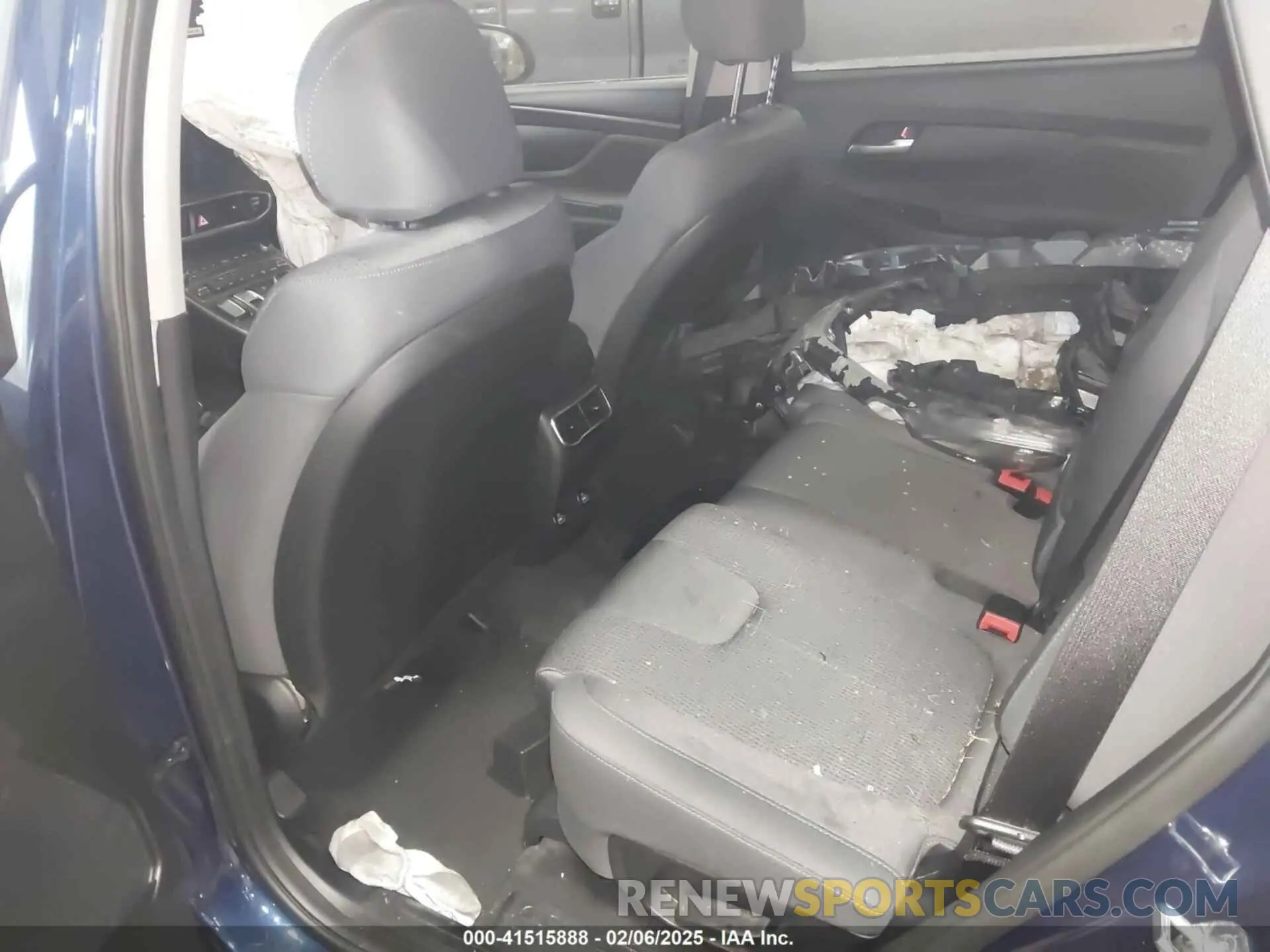 8 Photograph of a damaged car 5NMS2DAJ0PH554523 HYUNDAI SANTA FE 2023