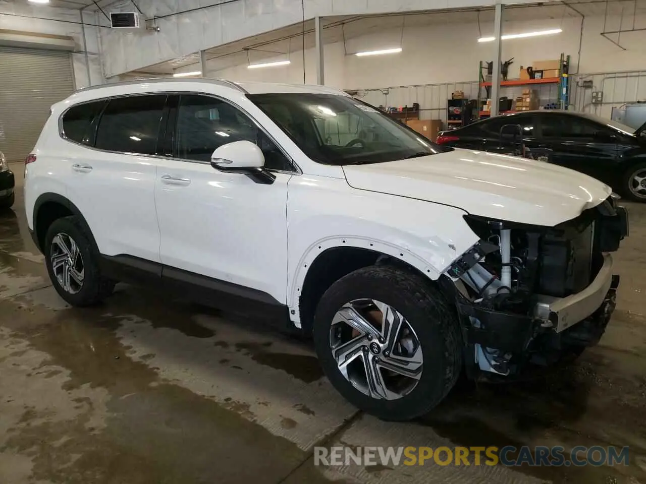 4 Photograph of a damaged car 5NMS2DAJ0PH615319 HYUNDAI SANTA FE 2023