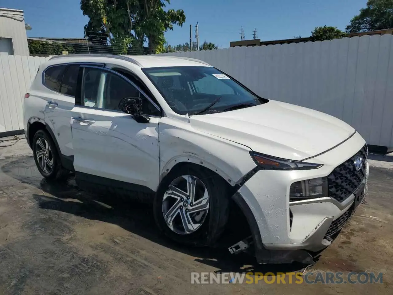 4 Photograph of a damaged car 5NMS2DAJ0PH626059 HYUNDAI SANTA FE 2023
