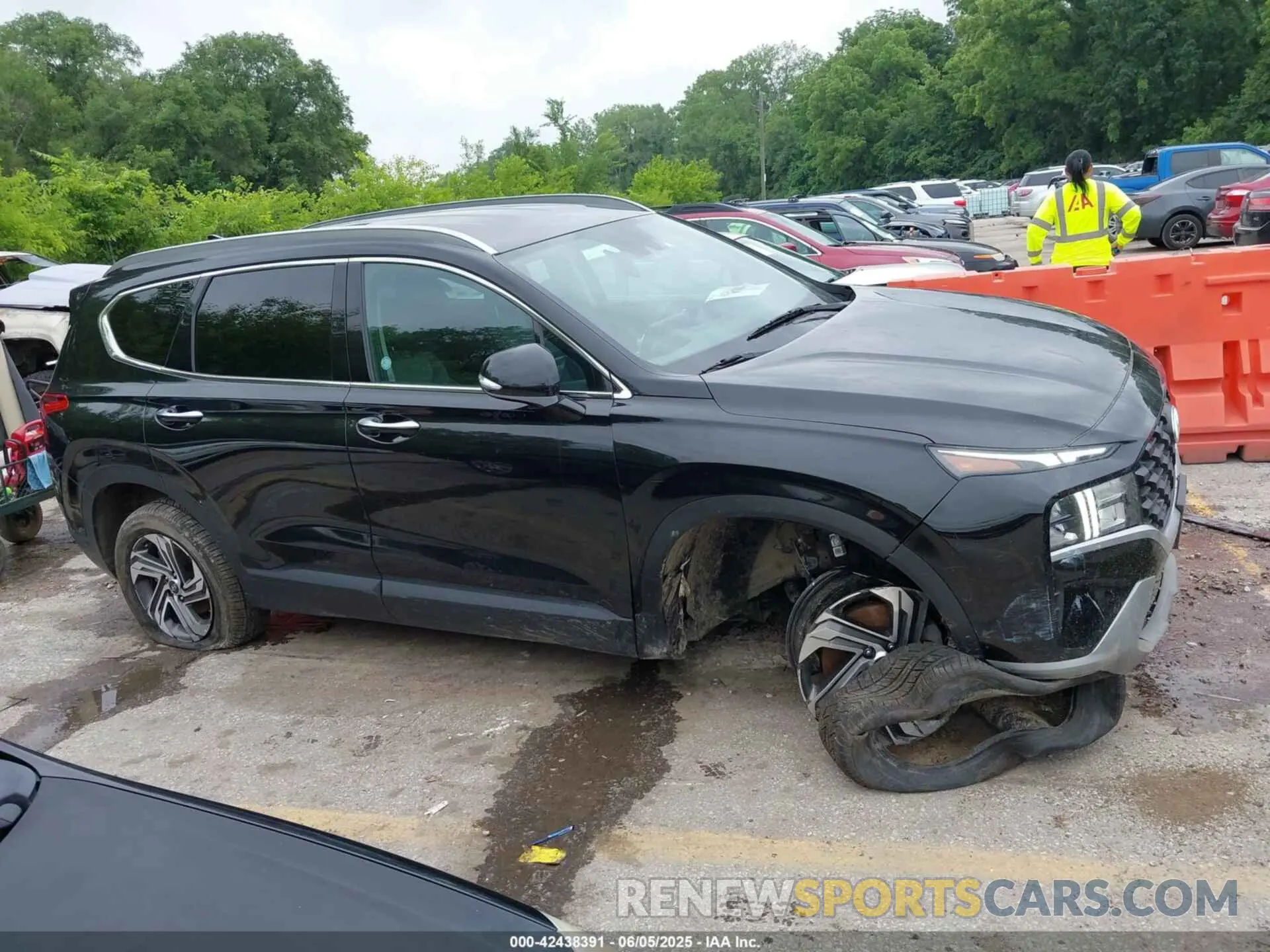 13 Photograph of a damaged car 5NMS2DAJ1PH543952 HYUNDAI SANTA FE 2023