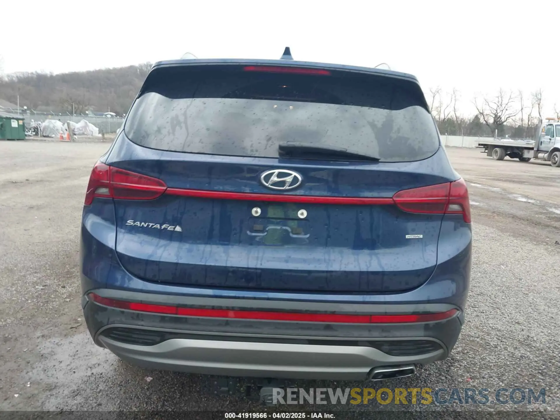 17 Photograph of a damaged car 5NMS2DAJ1PH550514 HYUNDAI SANTA FE 2023