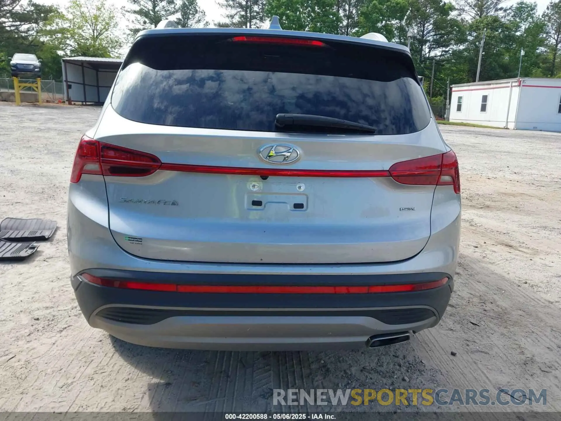 17 Photograph of a damaged car 5NMS2DAJ2PH643753 HYUNDAI SANTA FE 2023