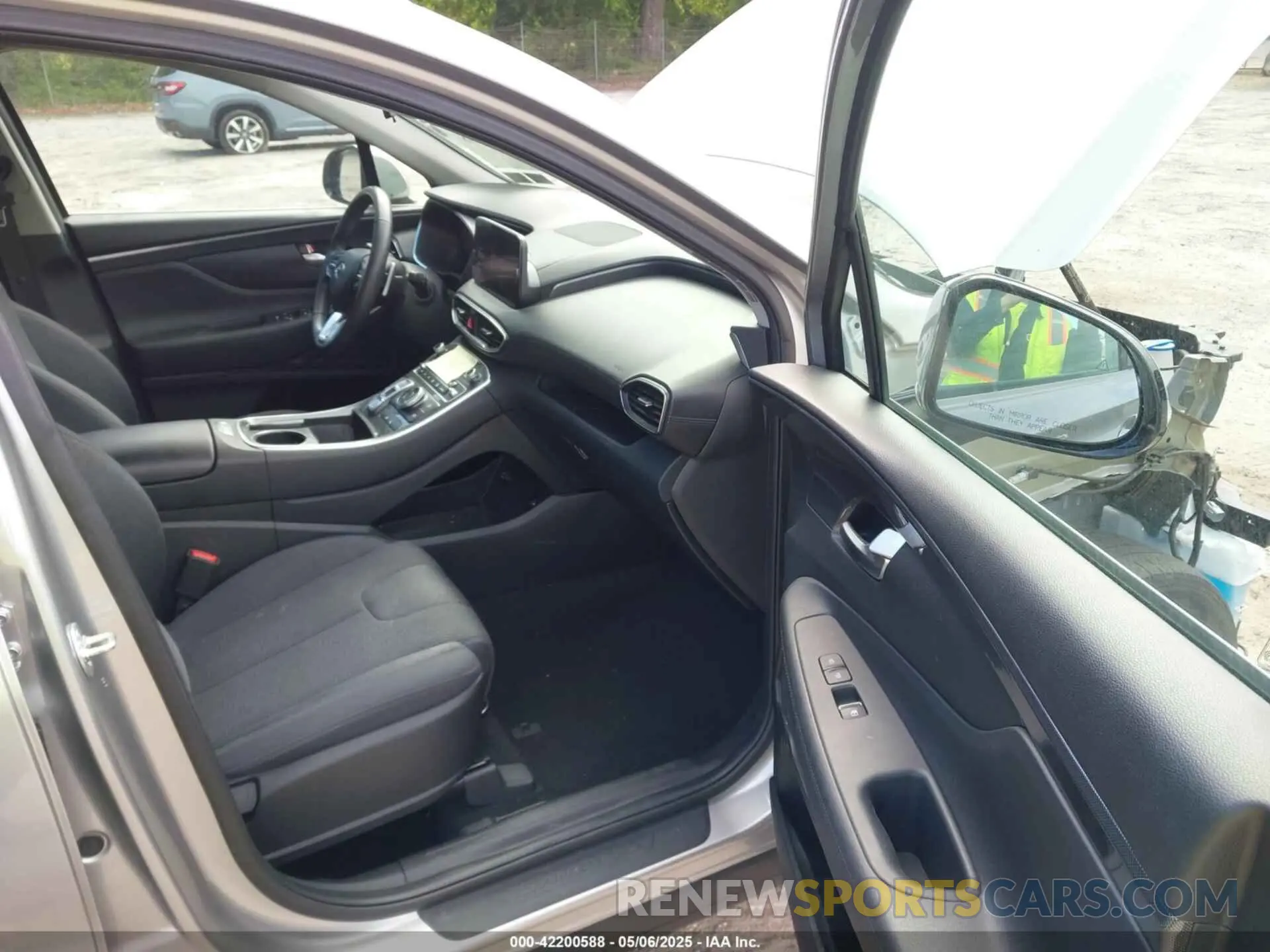 5 Photograph of a damaged car 5NMS2DAJ2PH643753 HYUNDAI SANTA FE 2023