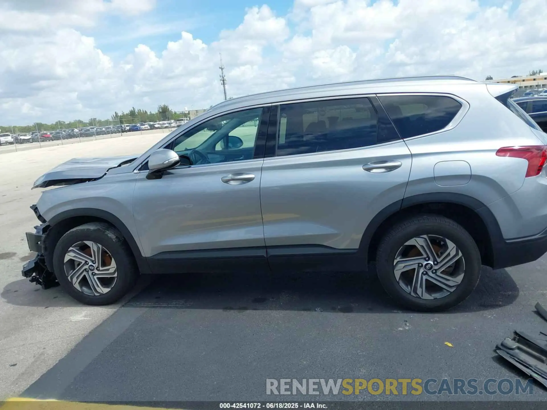 15 Photograph of a damaged car 5NMS2DAJ3PH585832 HYUNDAI SANTA FE 2023